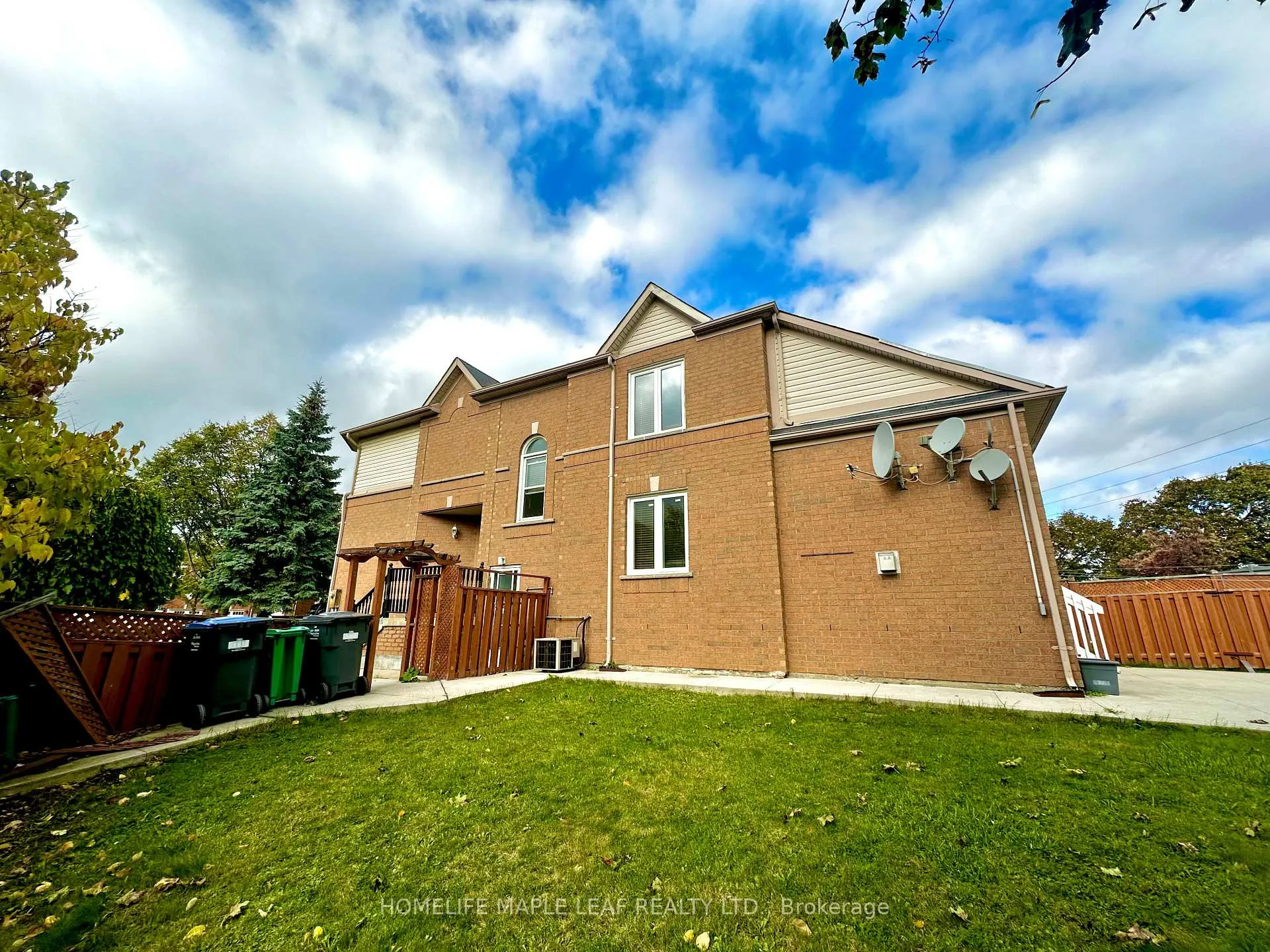 Photo 91 of 41 Woodstream Avenue E, Brampton, Sandringham-Wellington — HOMEH