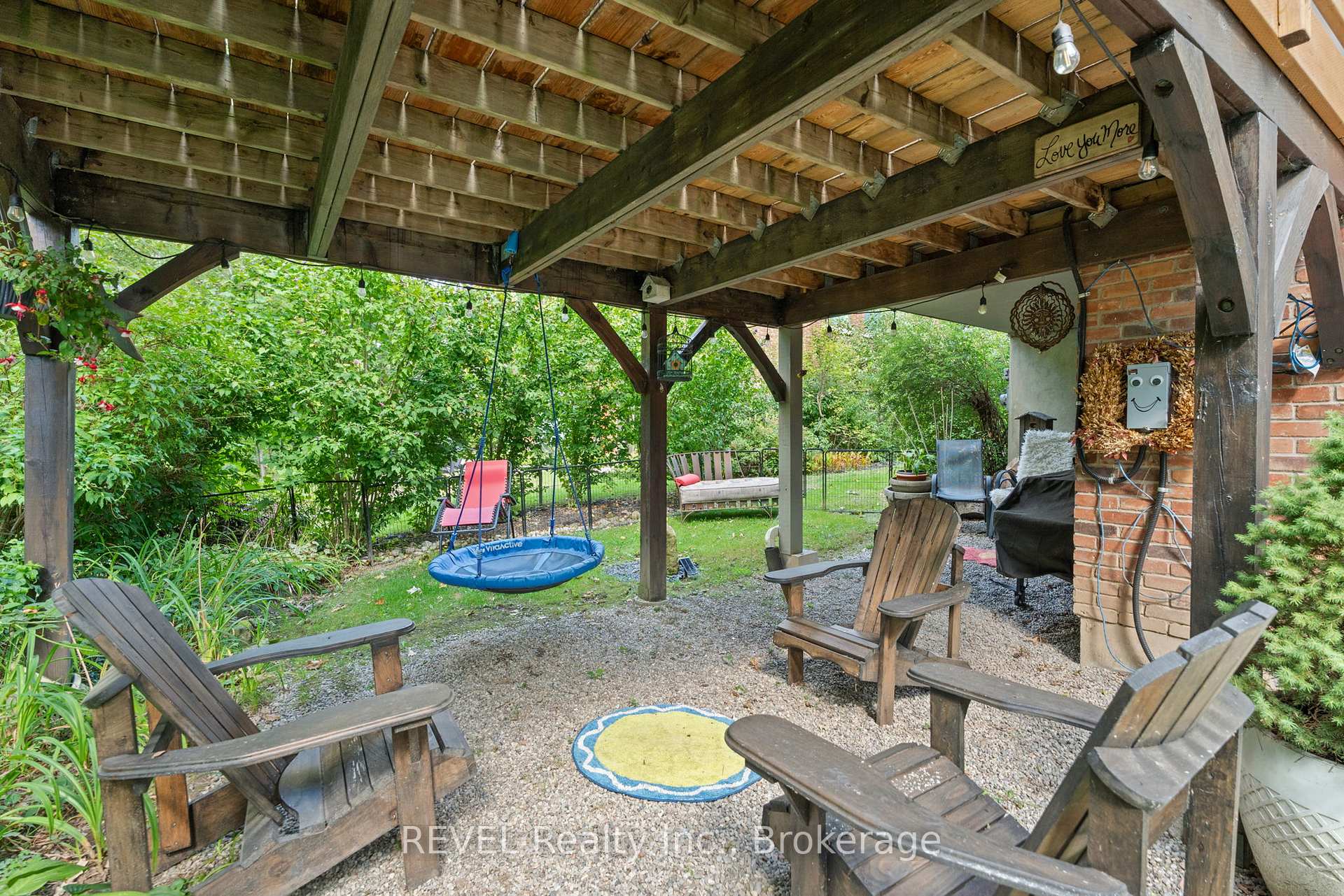 Photo 7 of 10 Woodington Crescent, St. Catharines, Glendale/Glenridge — HOMEH