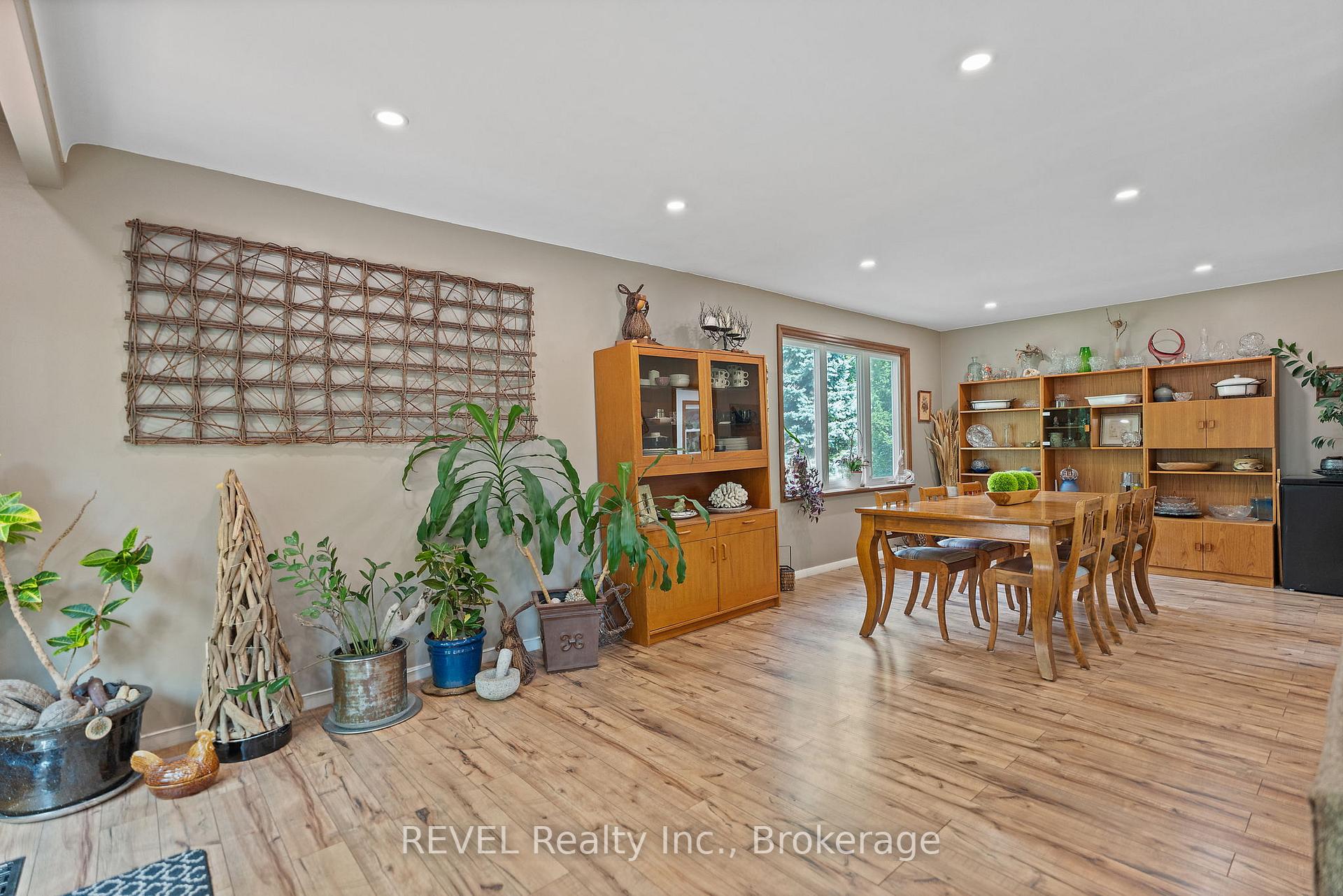 Photo 21 of 10 Woodington Crescent, St. Catharines, Glendale/Glenridge — HOMEH