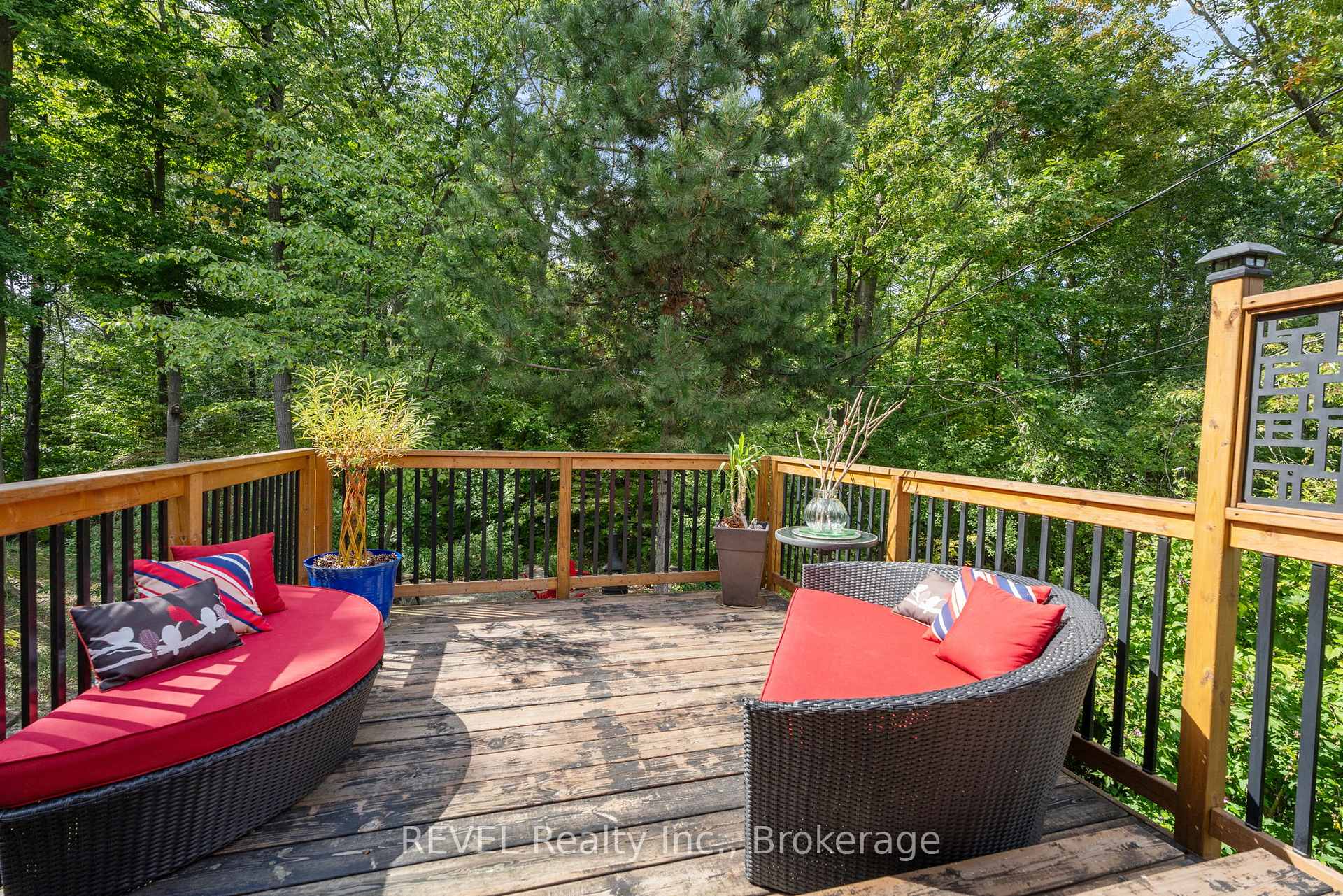 Photo 25 of 10 Woodington Crescent, St. Catharines, Glendale/Glenridge — HOMEH