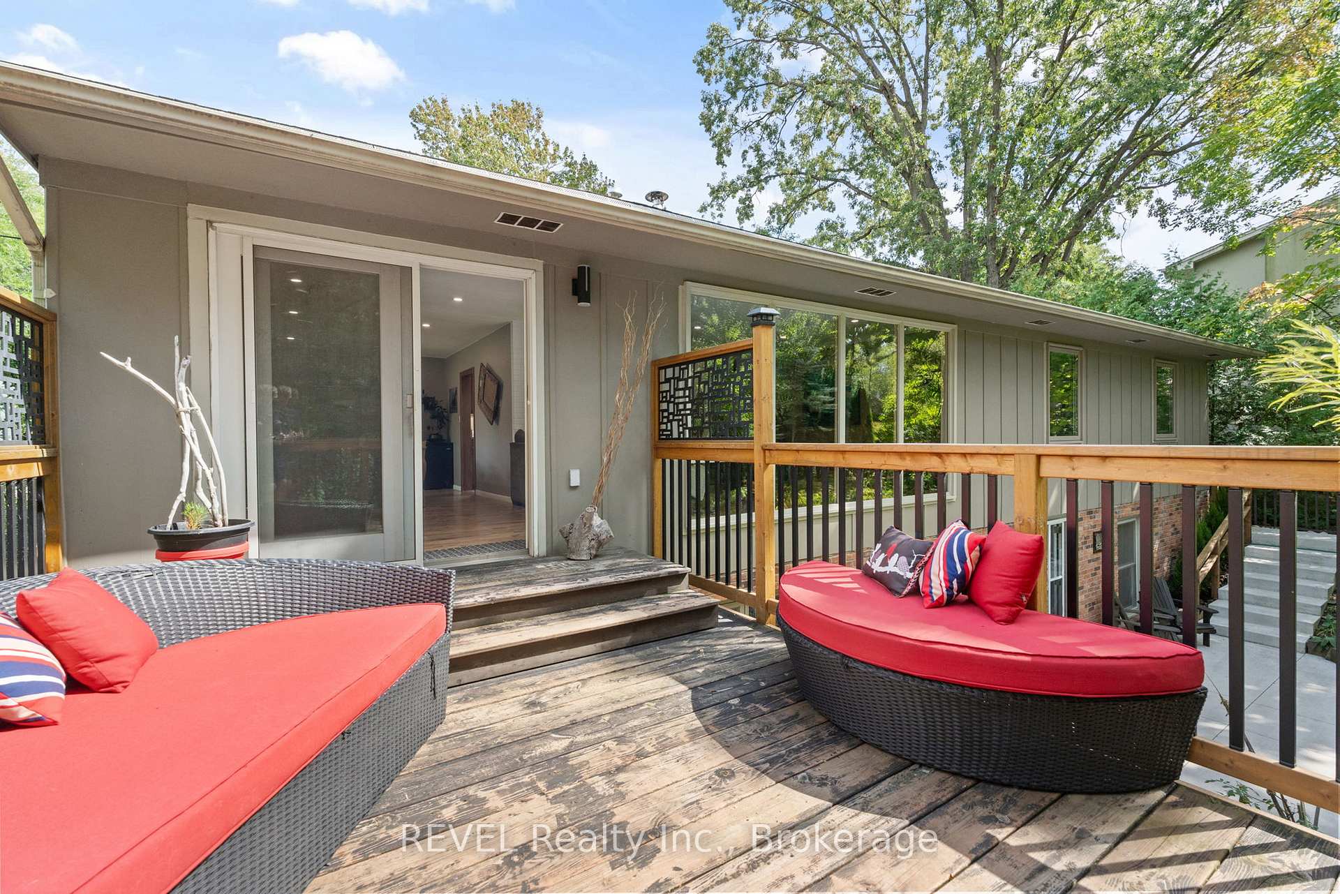 Photo 26 of 10 Woodington Crescent, St. Catharines, Glendale/Glenridge — HOMEH