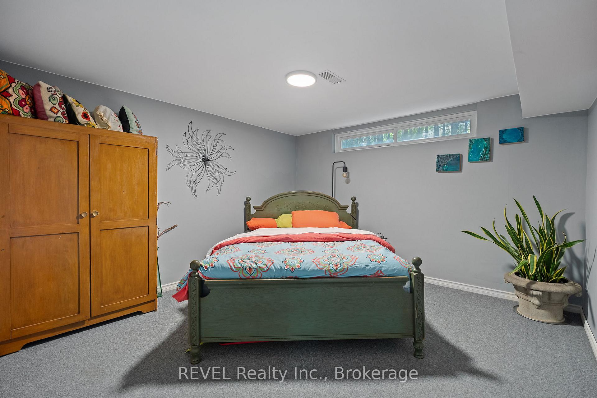 Photo 33 of 10 Woodington Crescent, St. Catharines, Glendale/Glenridge — HOMEH