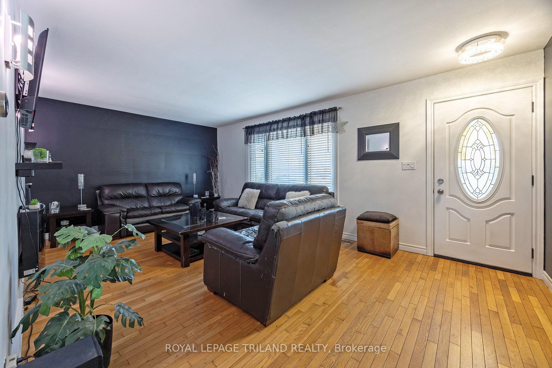 Photo 8 of 34 Confederation Drive, St. Thomas — HOMEH