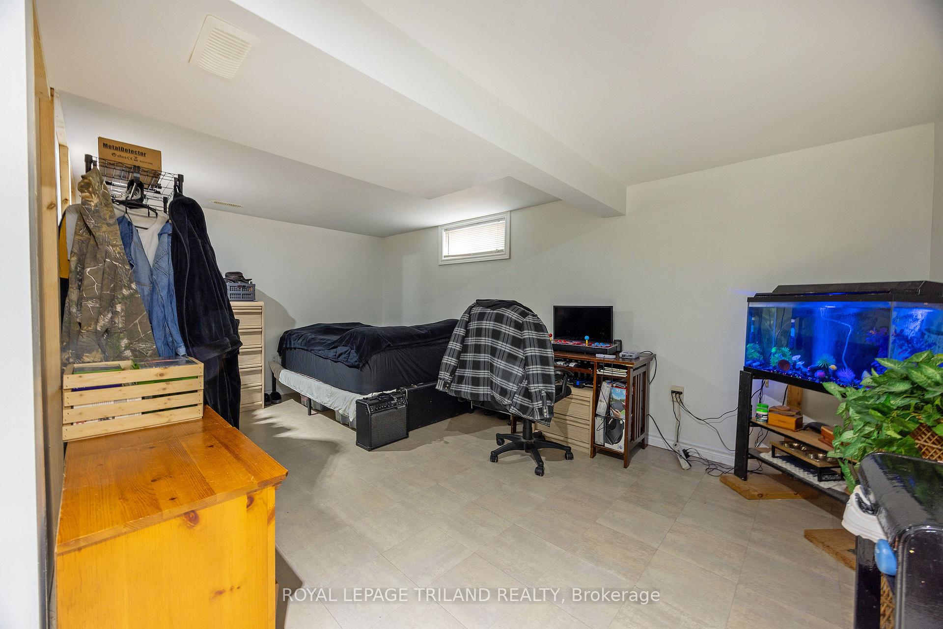 Photo 28 of 34 Confederation Drive, St. Thomas — HOMEH