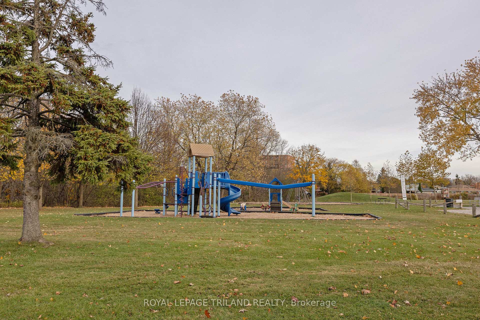 Photo 45 of 34 Confederation Drive, St. Thomas — HOMEH