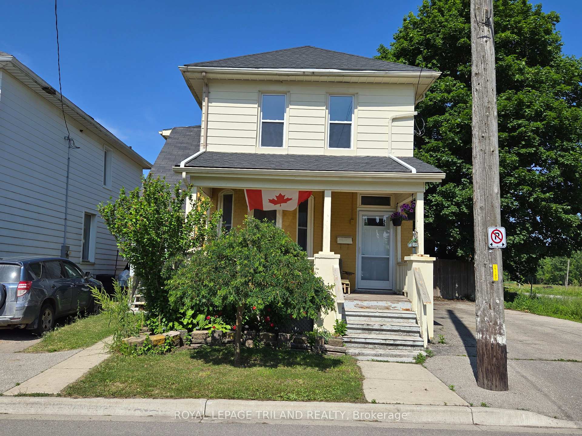 Photo 2 of Unit UPPER UNIT, 104 Flora Street, St. Thomas — HOMEH