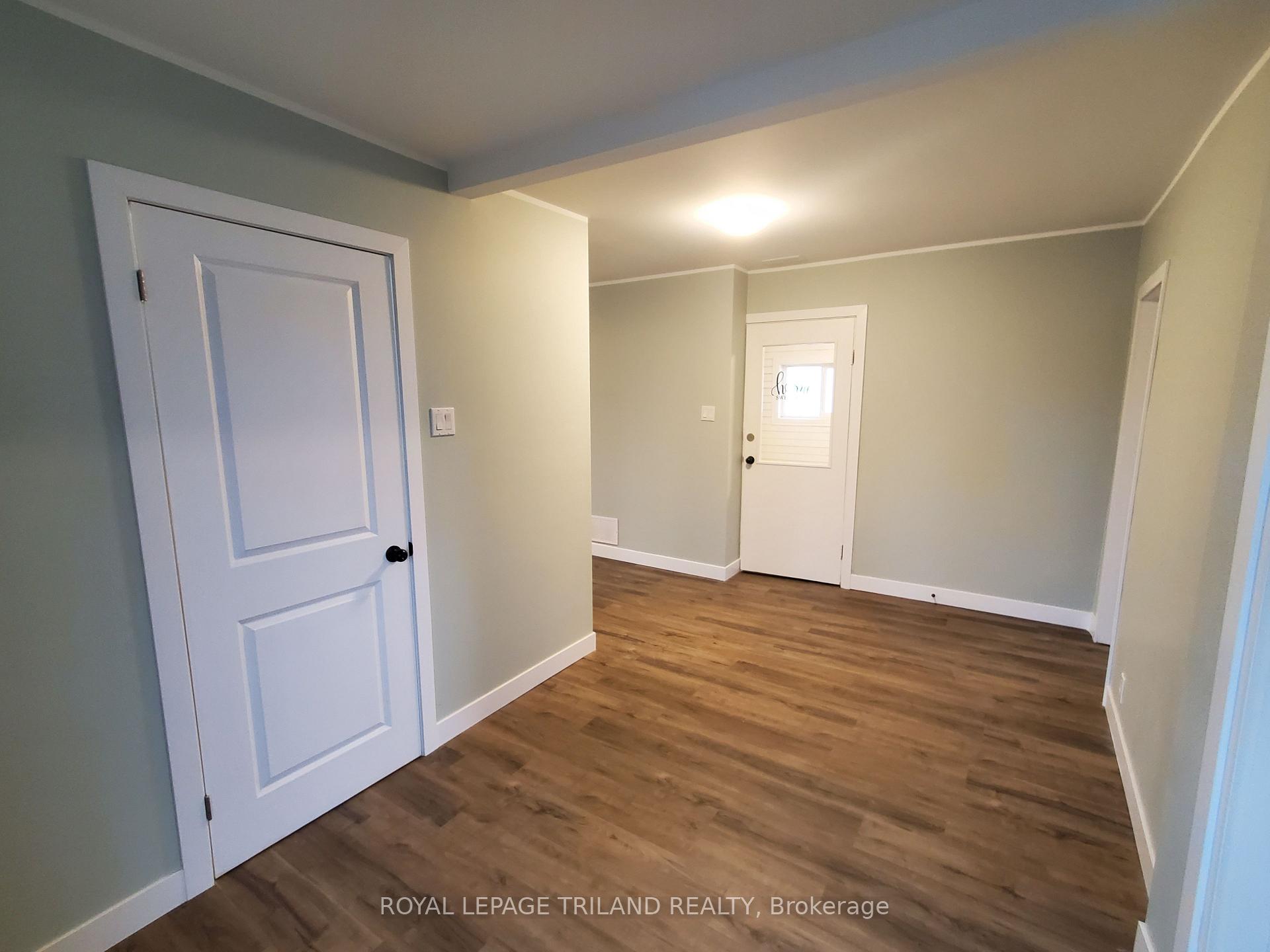 Photo 5 of Unit UPPER UNIT, 104 Flora Street, St. Thomas — HOMEH