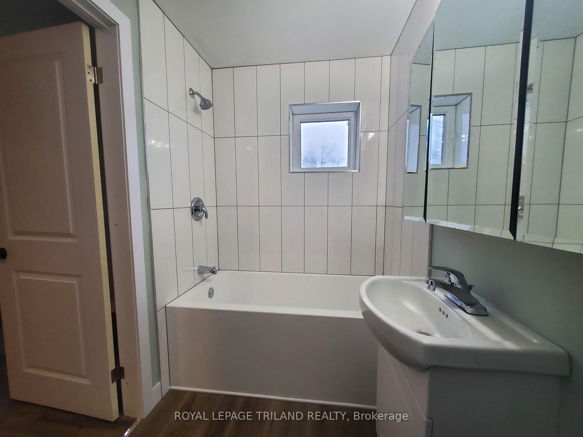 Photo 14 of Unit UPPER UNIT, 104 Flora Street, St. Thomas — HOMEH