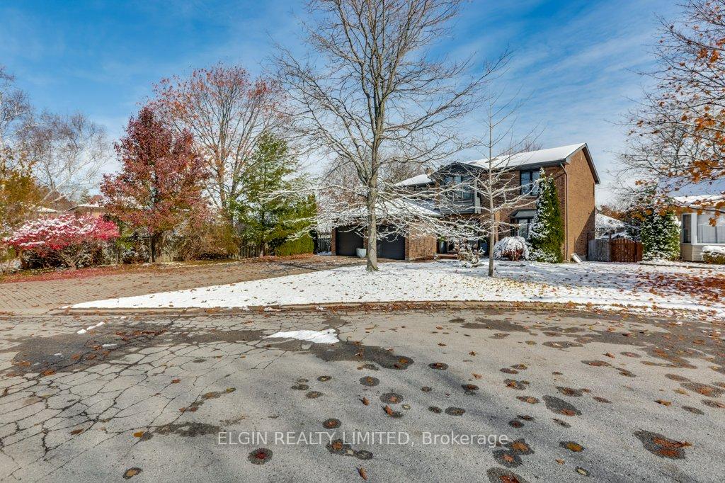 Photo 3 of 28 Massey Drive, St. Thomas — HOMEH