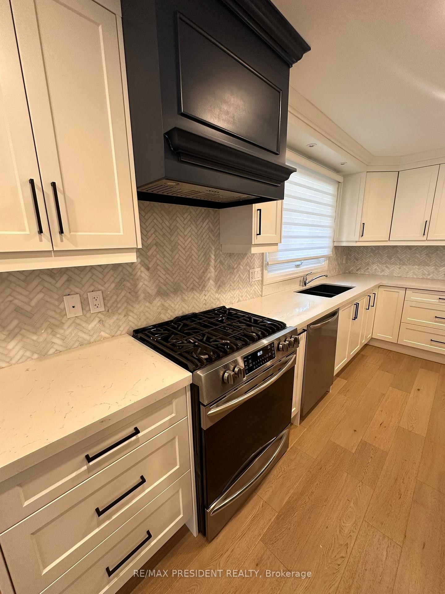 Photo 14 of 45 Royal Oak Drive, St. Catharines, Martindale Pond — HOMEH