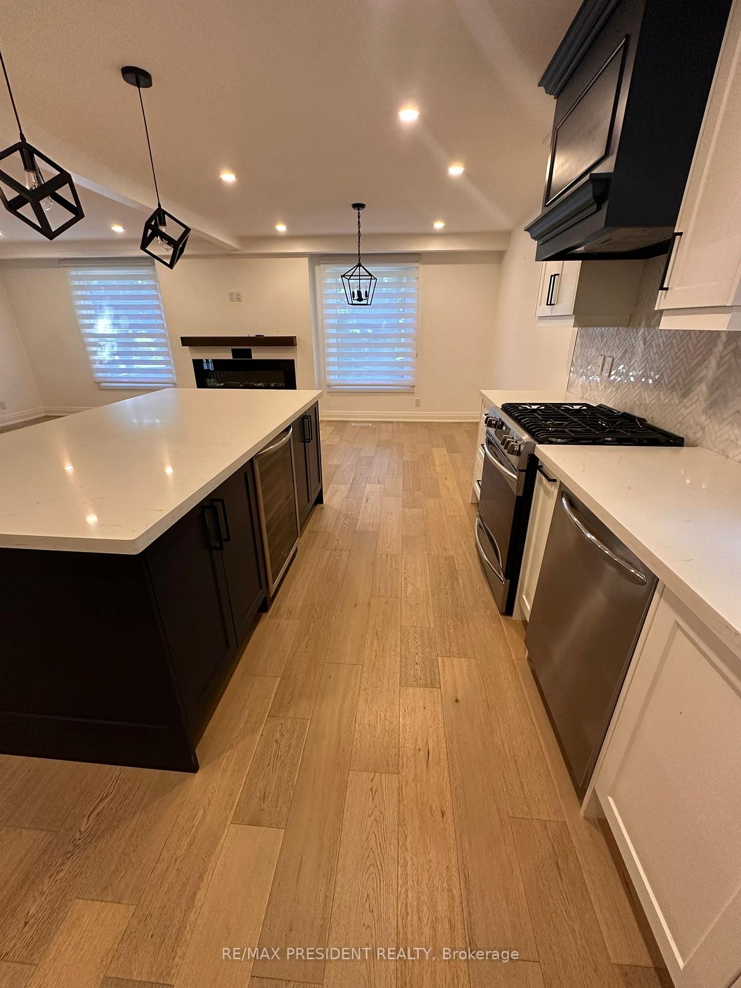 Photo 15 of 45 Royal Oak Drive, St. Catharines, Martindale Pond — HOMEH