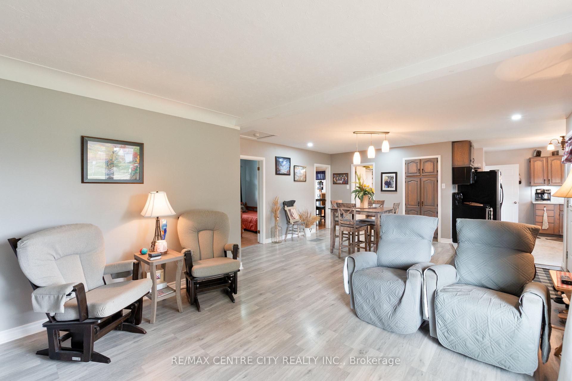 Photo 8 of 168 Fairview Avenue, St. Thomas — HOMEH