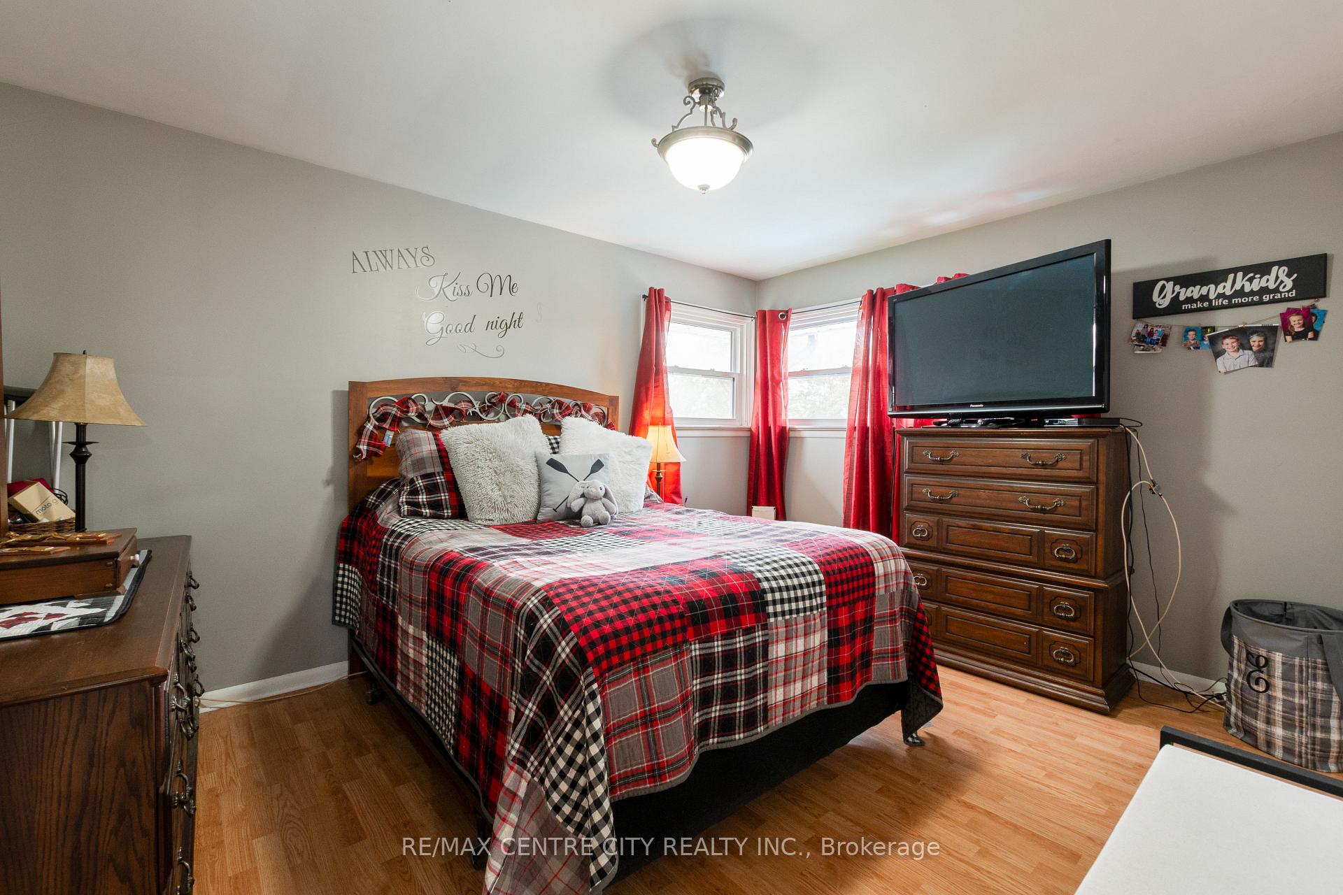 Photo 14 of 168 Fairview Avenue, St. Thomas — HOMEH