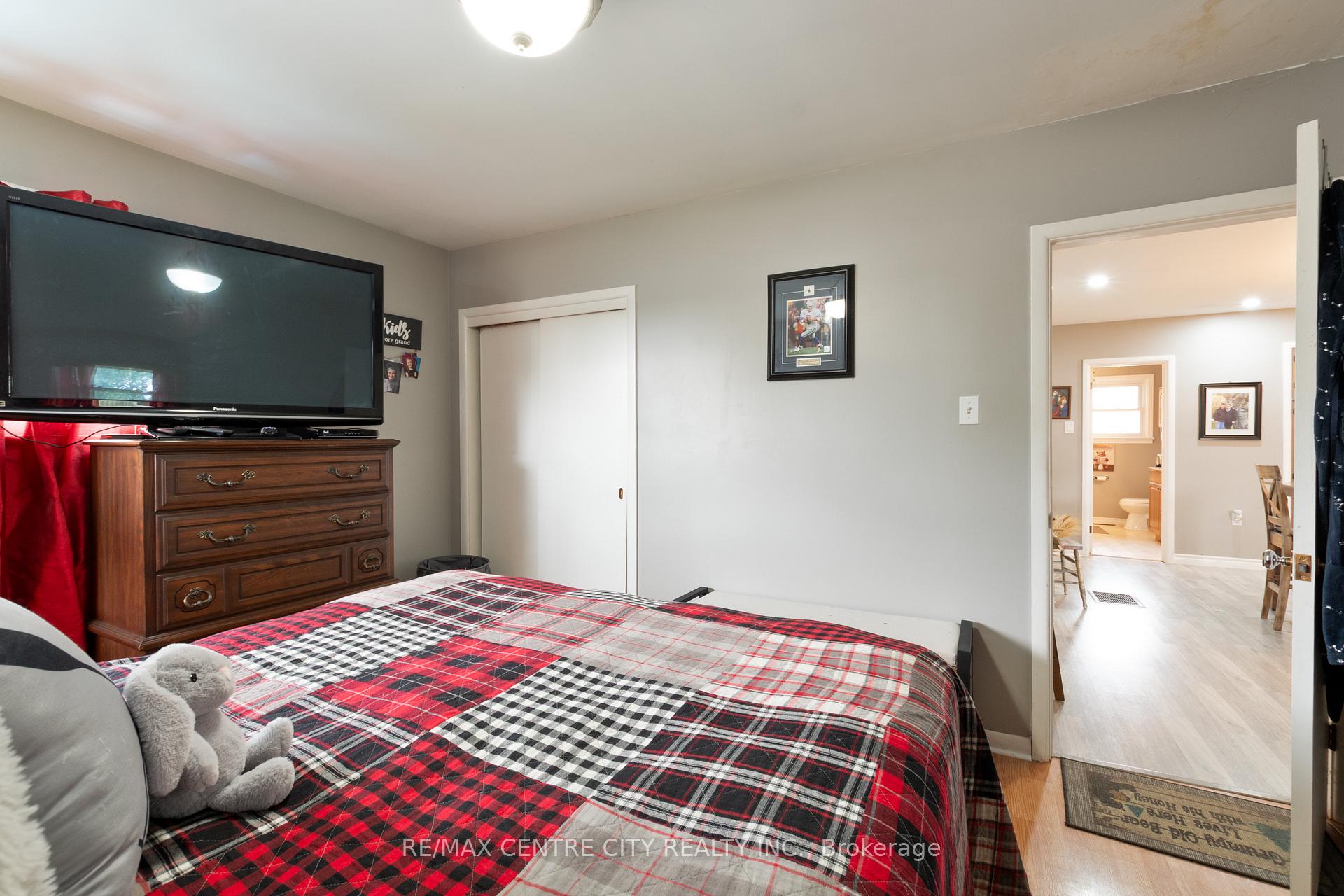 Photo 15 of 168 Fairview Avenue, St. Thomas — HOMEH