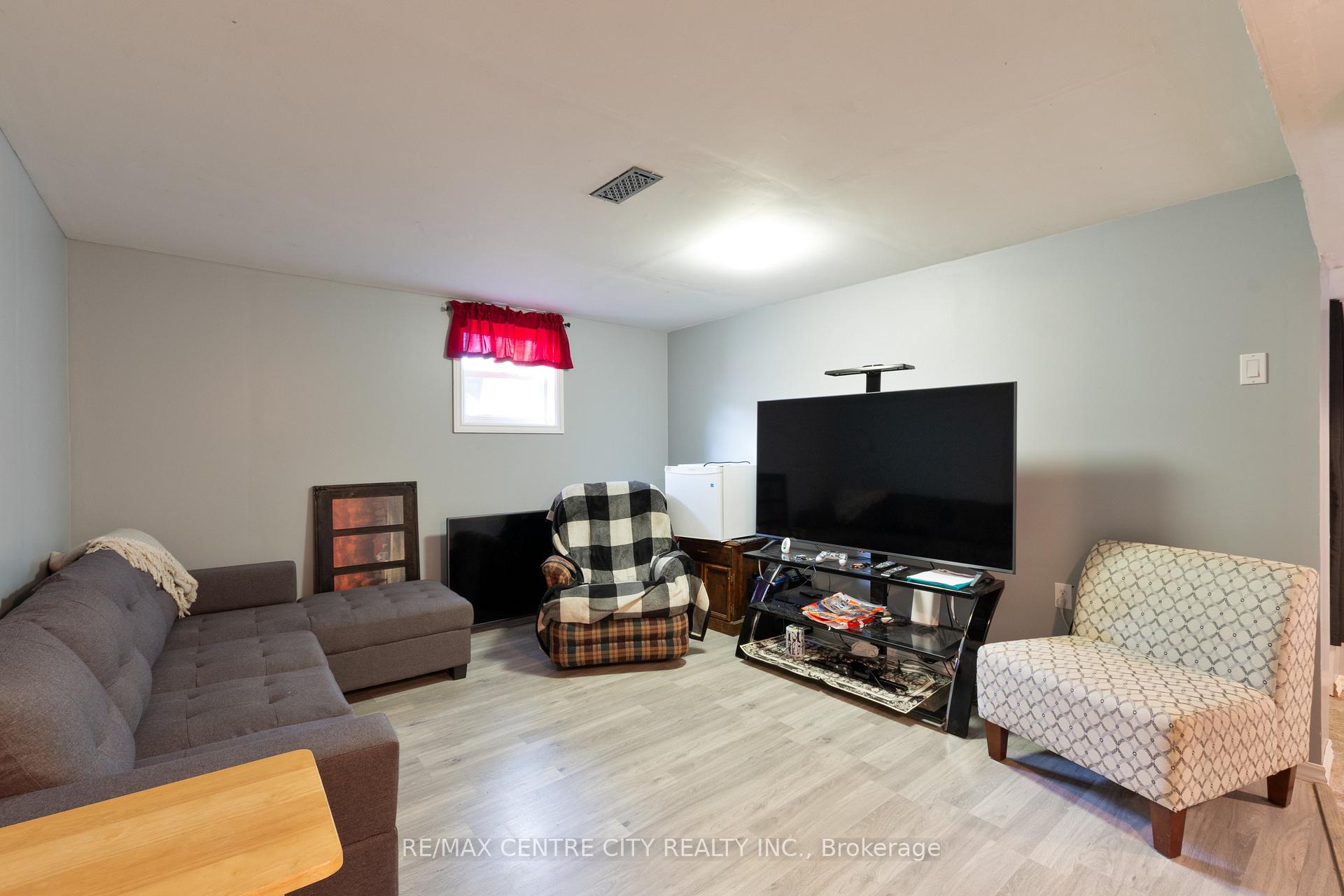 Photo 25 of 168 Fairview Avenue, St. Thomas — HOMEH