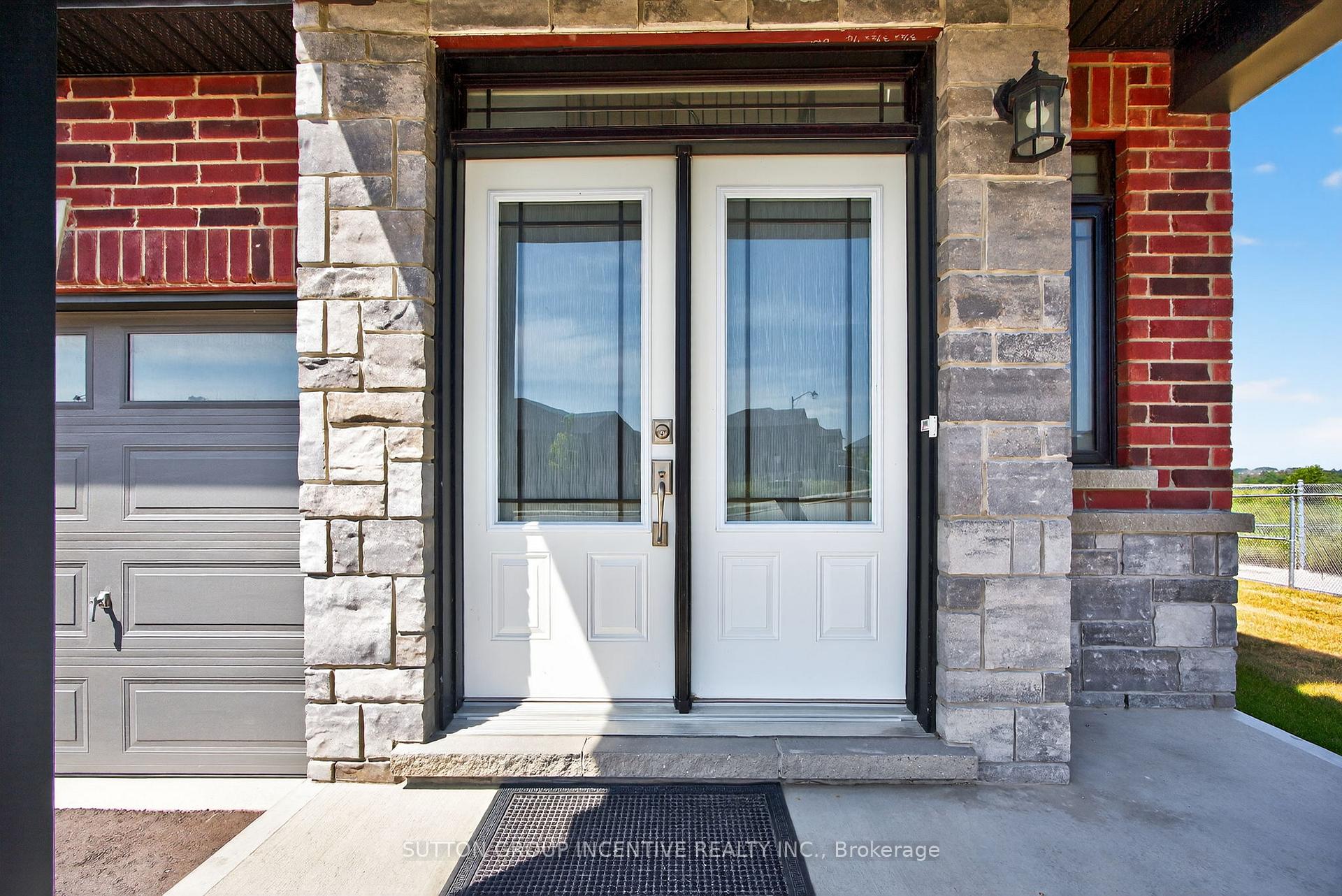 Photo 2 of 76 Ritchie Crescent, Springwater, Elmvale — HOMEH