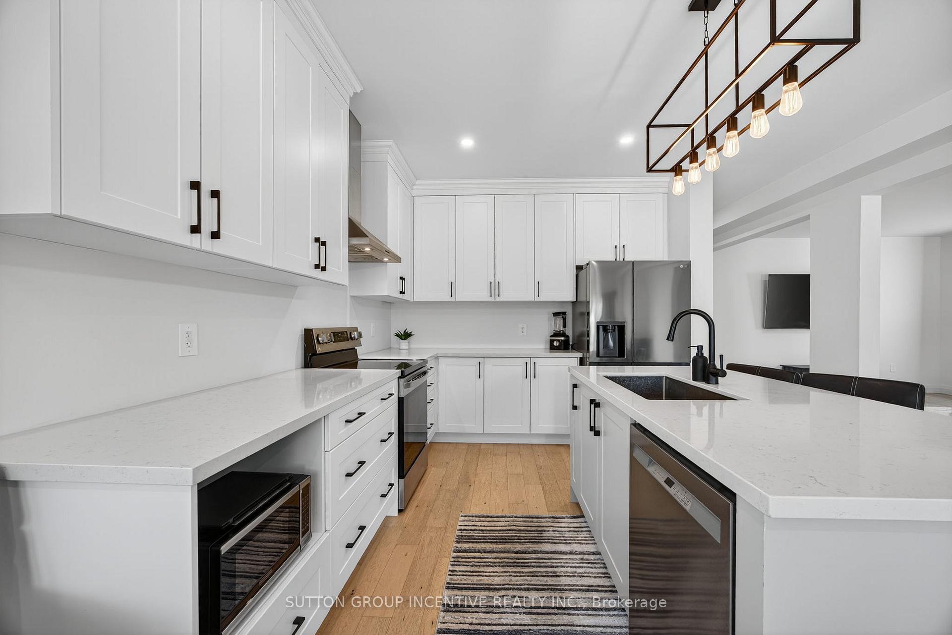 Photo 11 of 76 Ritchie Crescent, Springwater, Elmvale — HOMEH