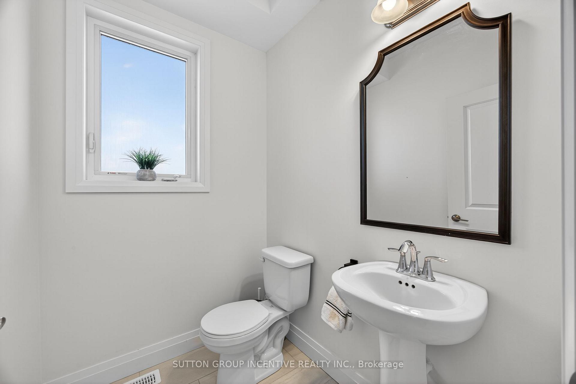 Photo 16 of 76 Ritchie Crescent, Springwater, Elmvale — HOMEH