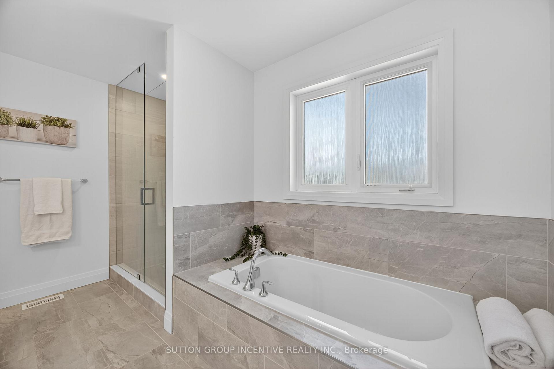 Photo 21 of 76 Ritchie Crescent, Springwater, Elmvale — HOMEH
