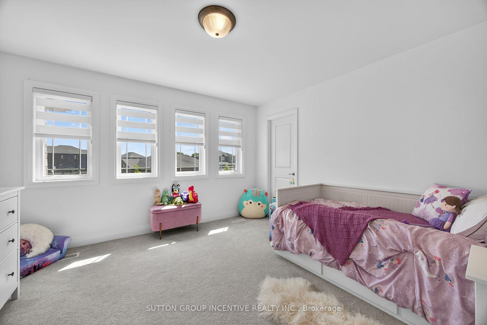Photo 24 of 76 Ritchie Crescent, Springwater, Elmvale — HOMEH