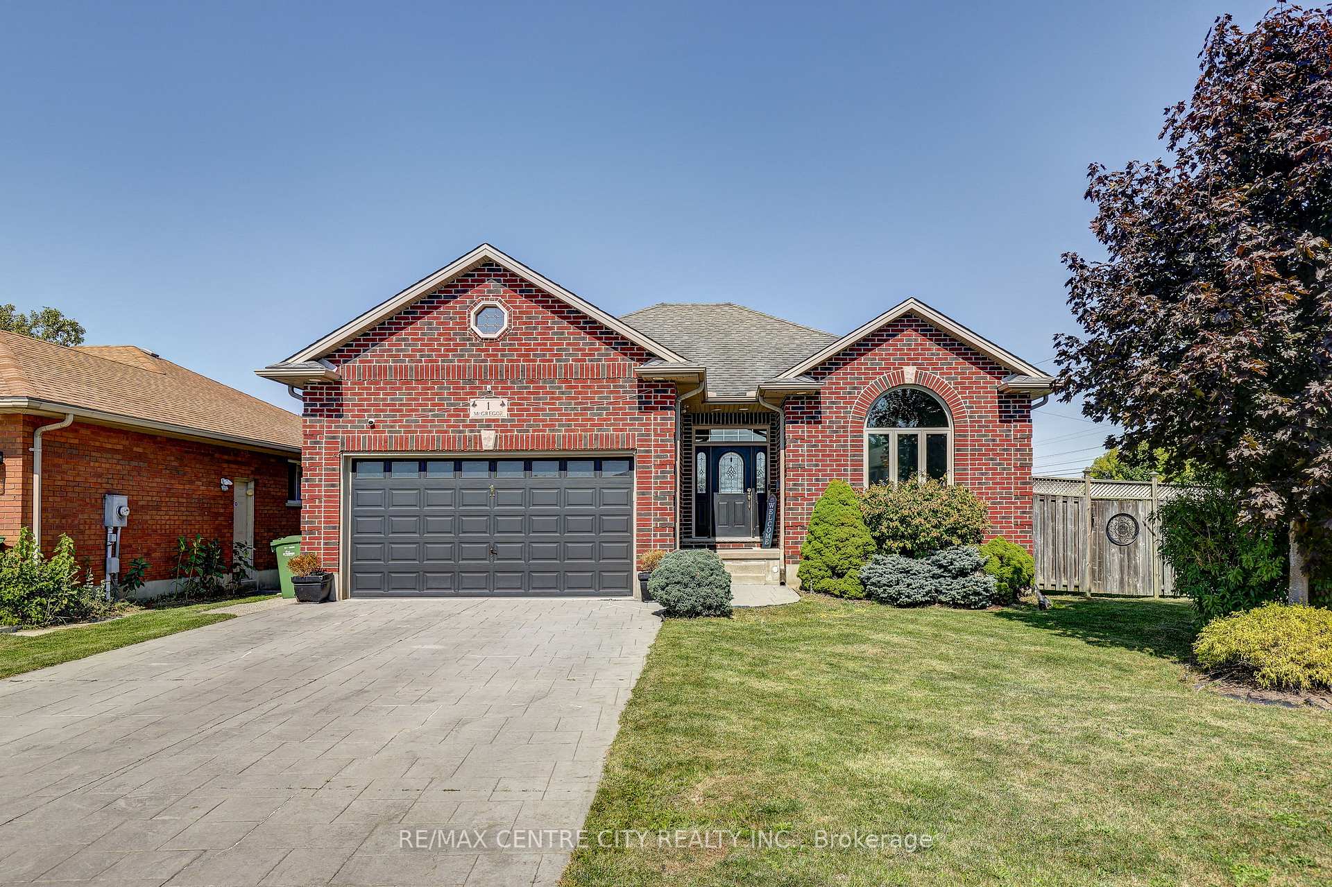 Front of 1 Mcgregor Court