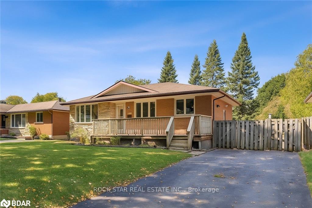 Front of Unit Upper, 87 Leaside Drive