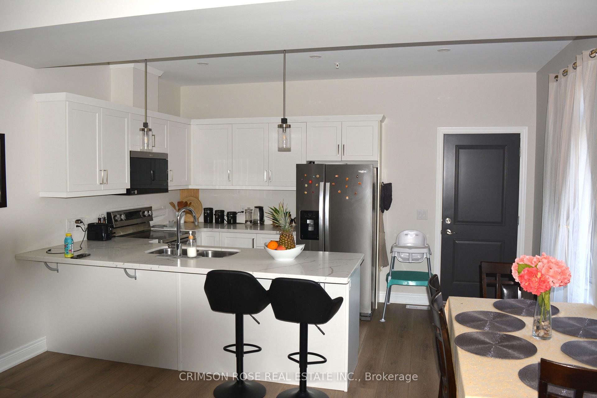 Photo 3 of 7 Marshall Lane, St. Catharines, Glendale/Glenridge — HOMEH