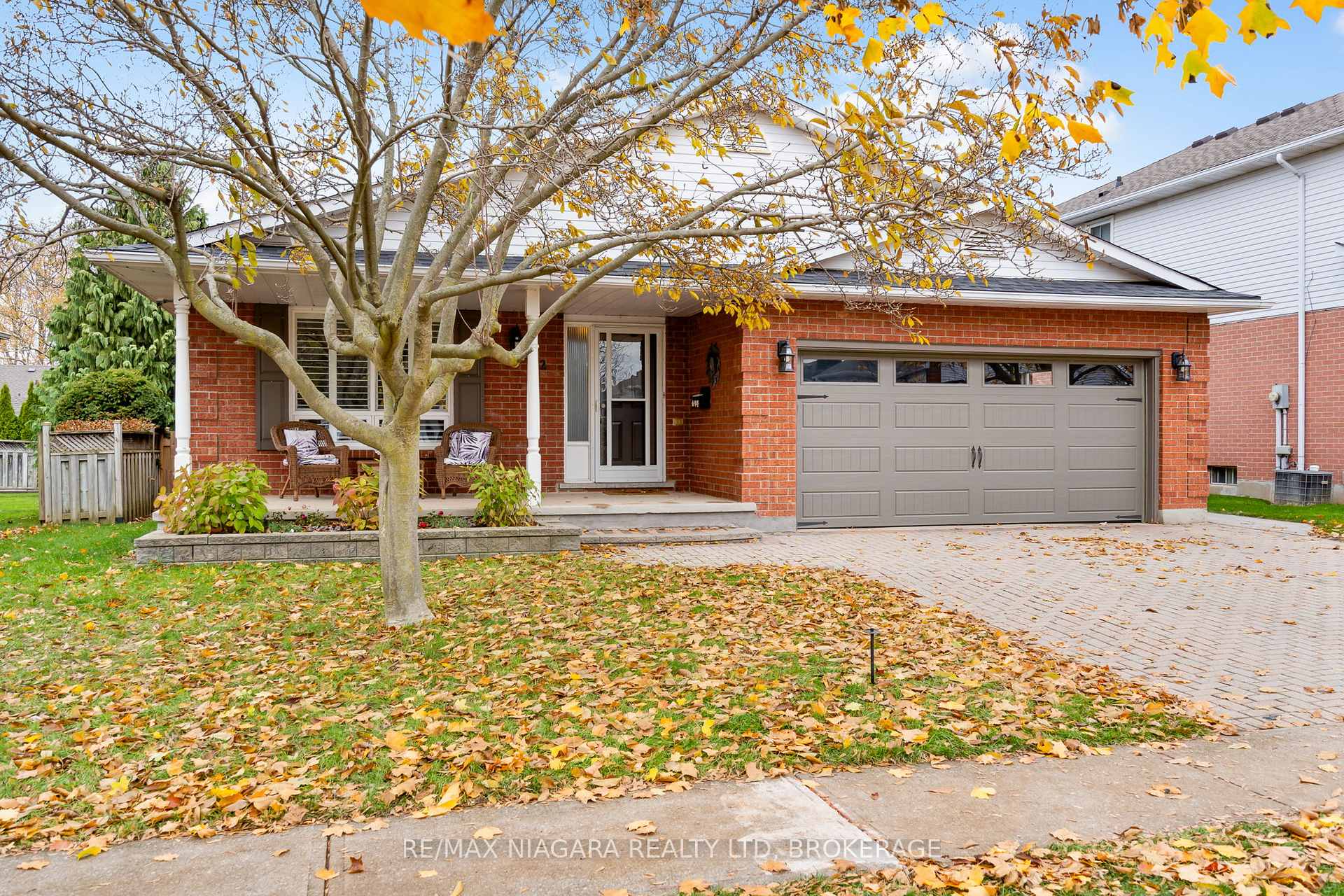 Photo 3 of 22 Michelle Drive, St. Catharines, Grapeview — HOMEH