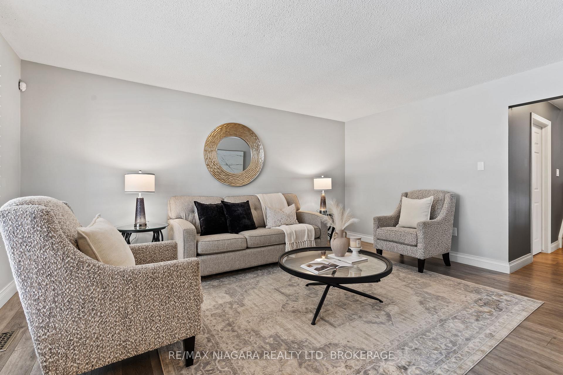 Photo 6 of 22 Michelle Drive, St. Catharines, Grapeview — HOMEH