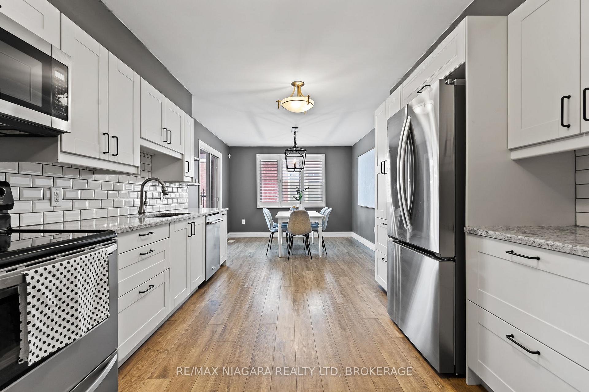 Photo 8 of 22 Michelle Drive, St. Catharines, Grapeview — HOMEH