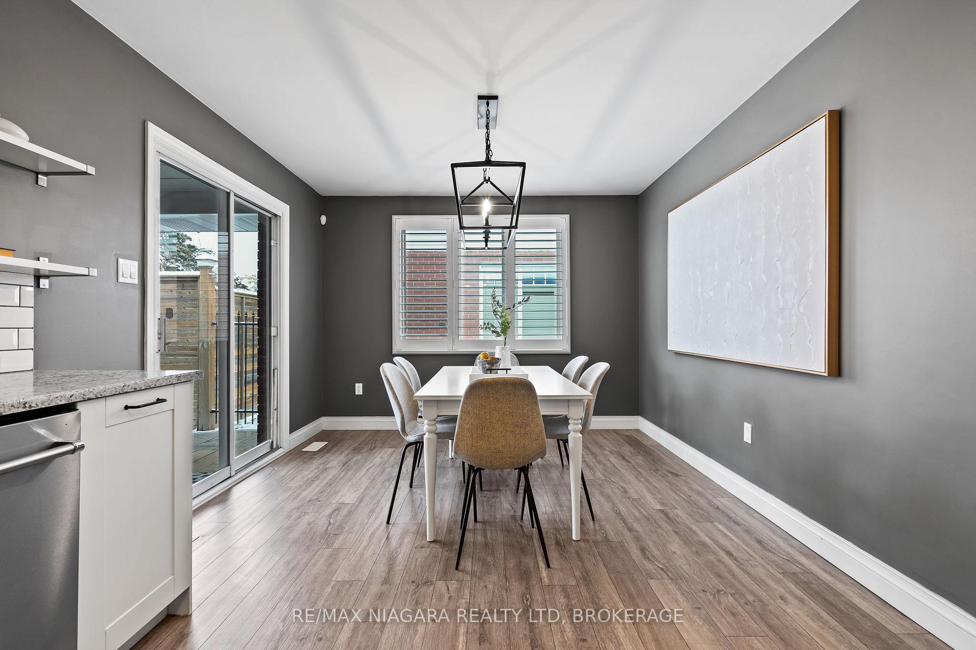 Photo 11 of 22 Michelle Drive, St. Catharines, Grapeview — HOMEH
