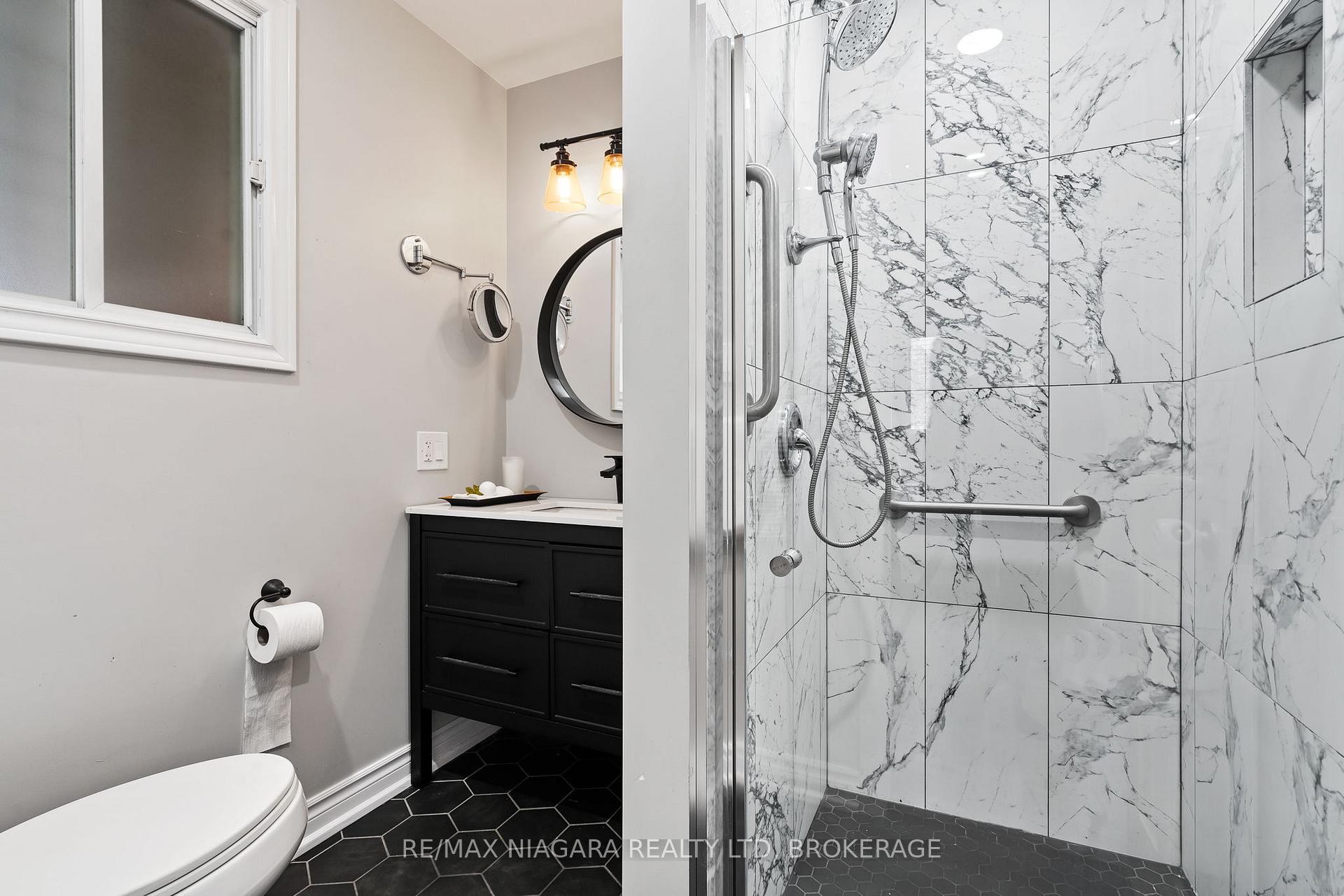 Photo 15 of 22 Michelle Drive, St. Catharines, Grapeview — HOMEH