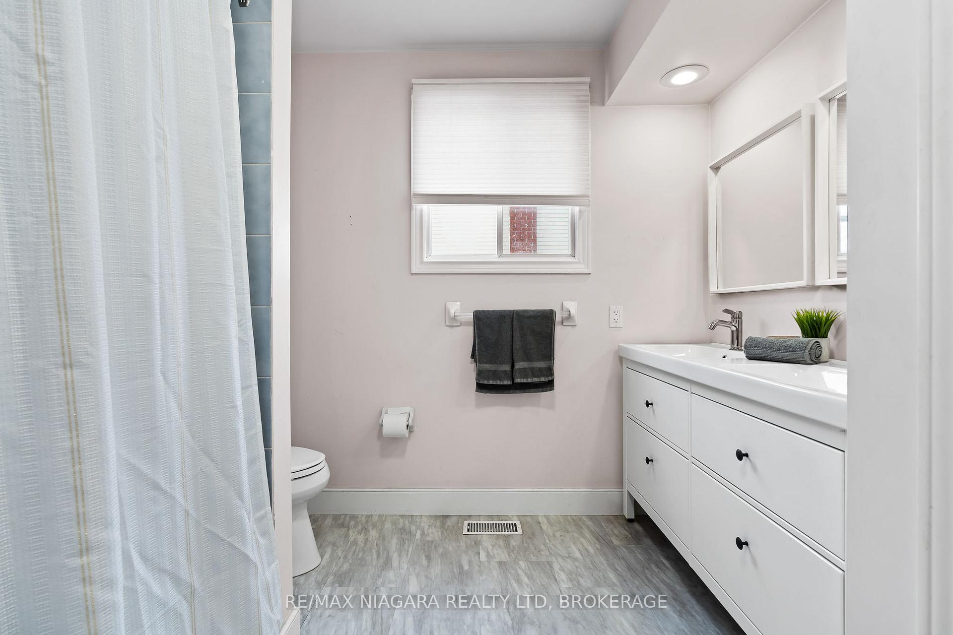 Photo 18 of 22 Michelle Drive, St. Catharines, Grapeview — HOMEH