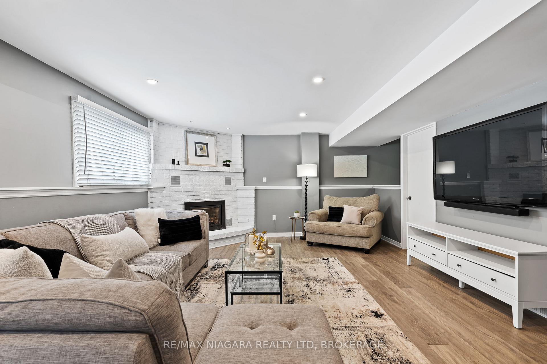 Photo 23 of 22 Michelle Drive, St. Catharines, Grapeview — HOMEH