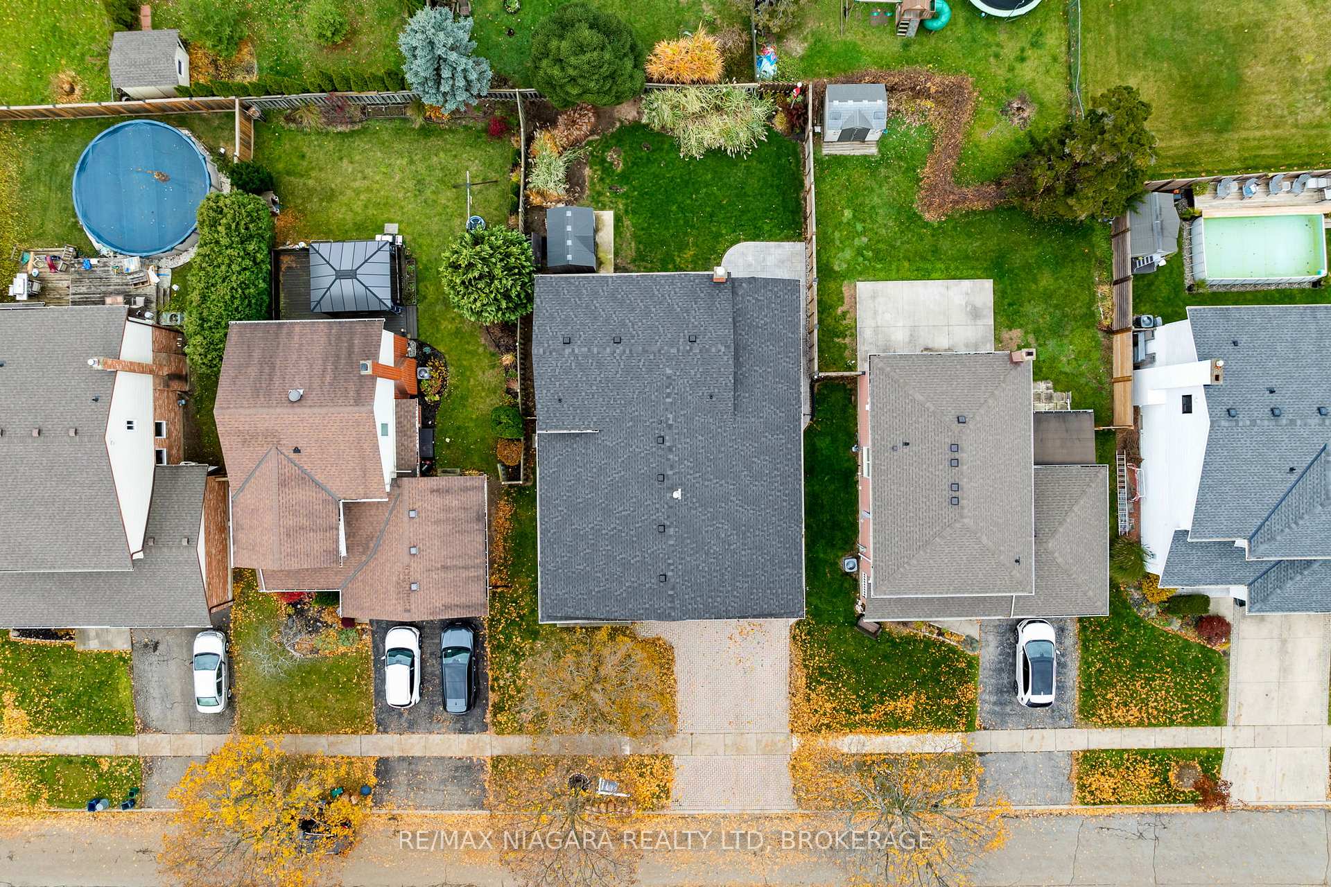 Photo 33 of 22 Michelle Drive, St. Catharines, Grapeview — HOMEH