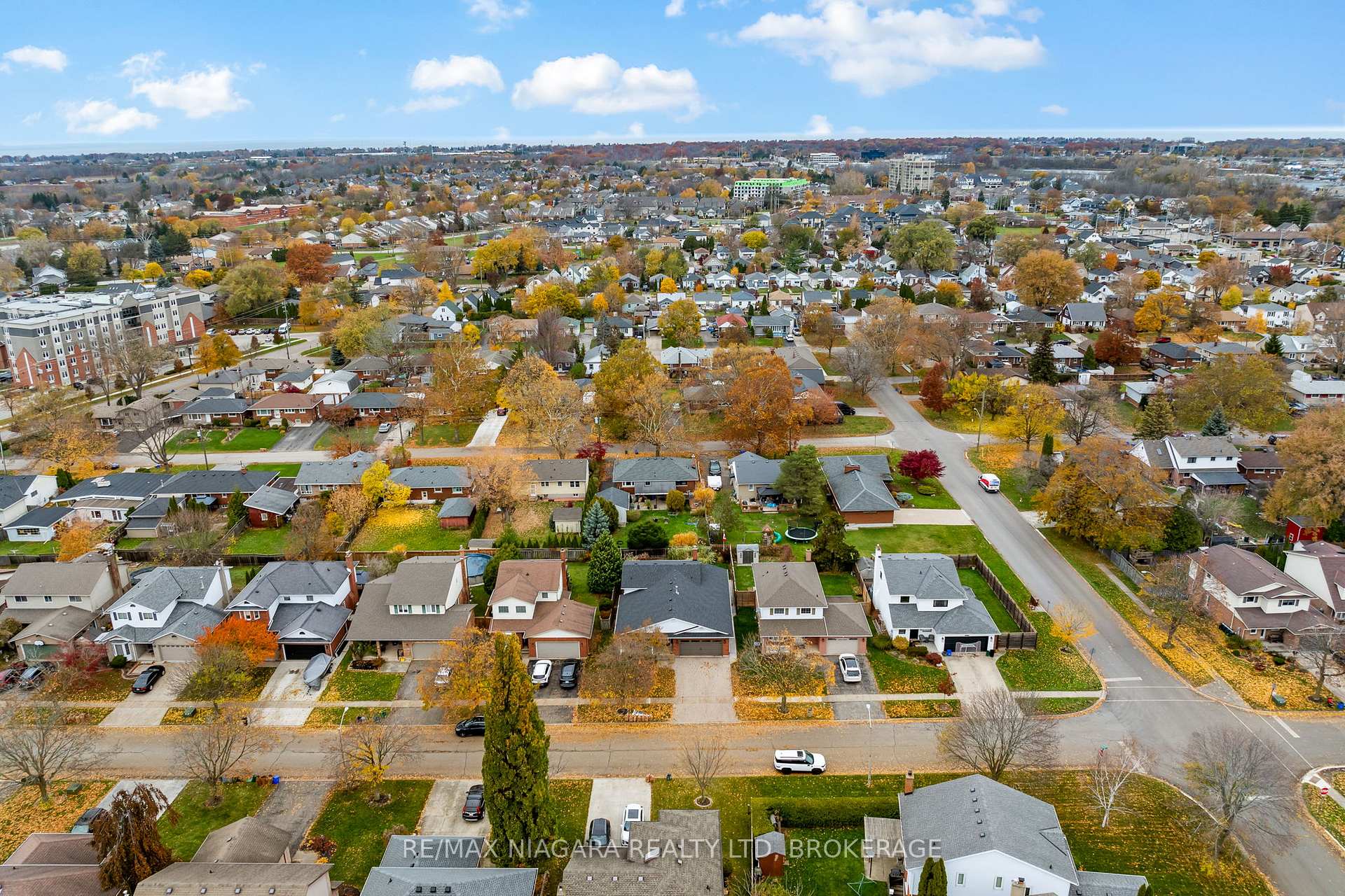 Photo 36 of 22 Michelle Drive, St. Catharines, Grapeview — HOMEH