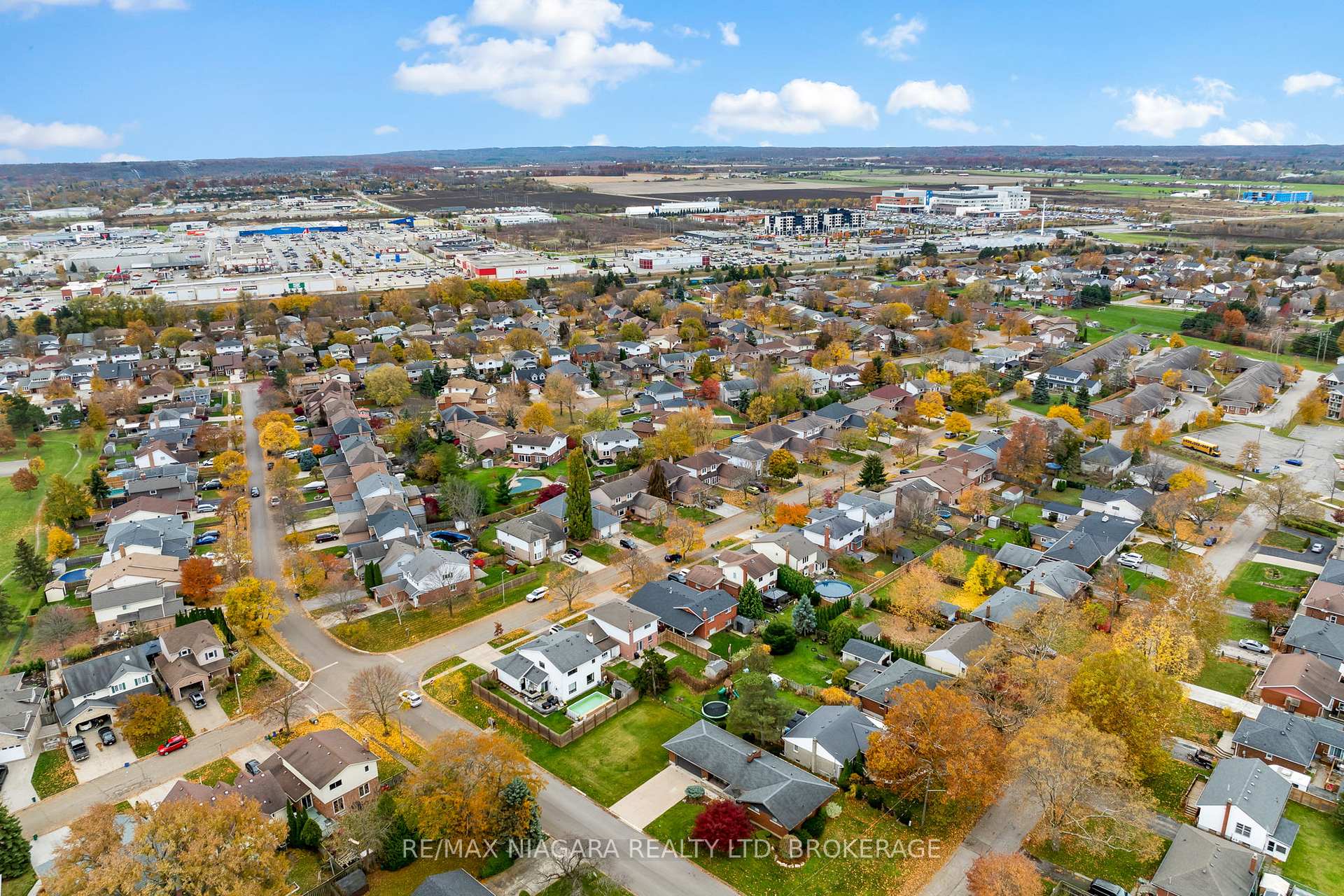 Photo 40 of 22 Michelle Drive, St. Catharines, Grapeview — HOMEH