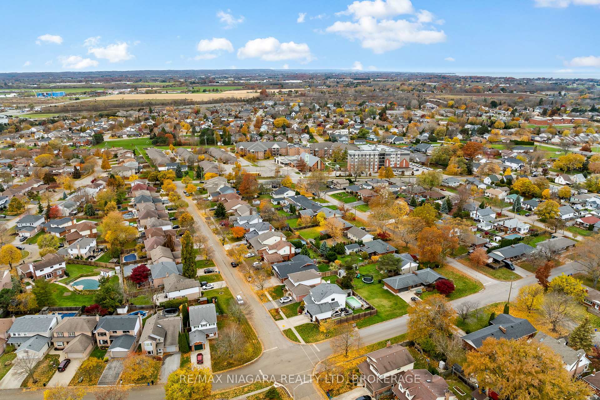 Photo 41 of 22 Michelle Drive, St. Catharines, Grapeview — HOMEH