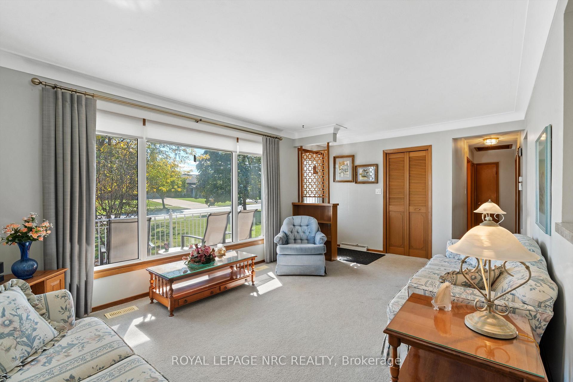 Photo 6 of 270 St. Paul Street W, St. Catharines, Ridley — HOMEH