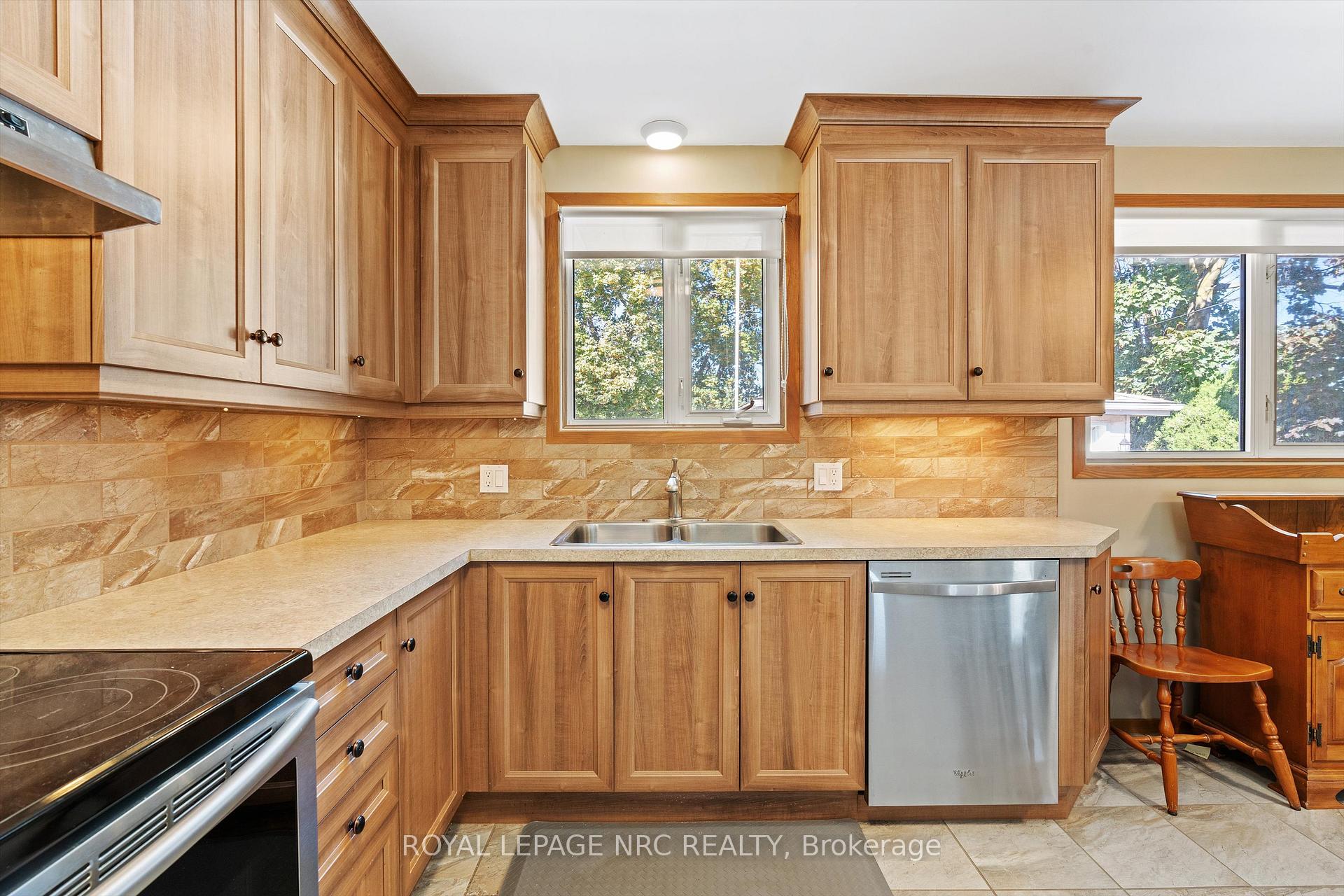 Photo 9 of 270 St. Paul Street W, St. Catharines, Ridley — HOMEH