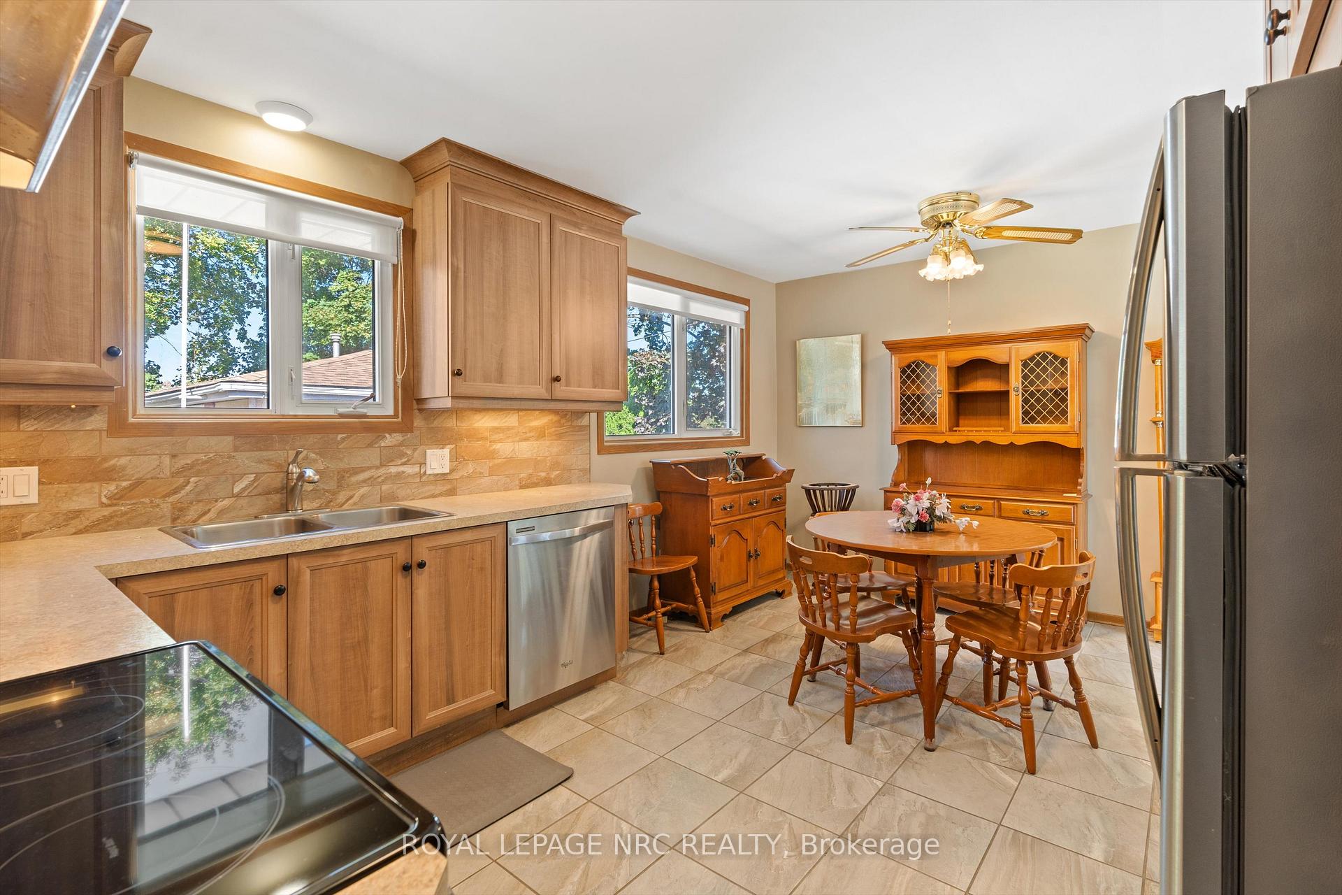 Photo 10 of 270 St. Paul Street W, St. Catharines, Ridley — HOMEH