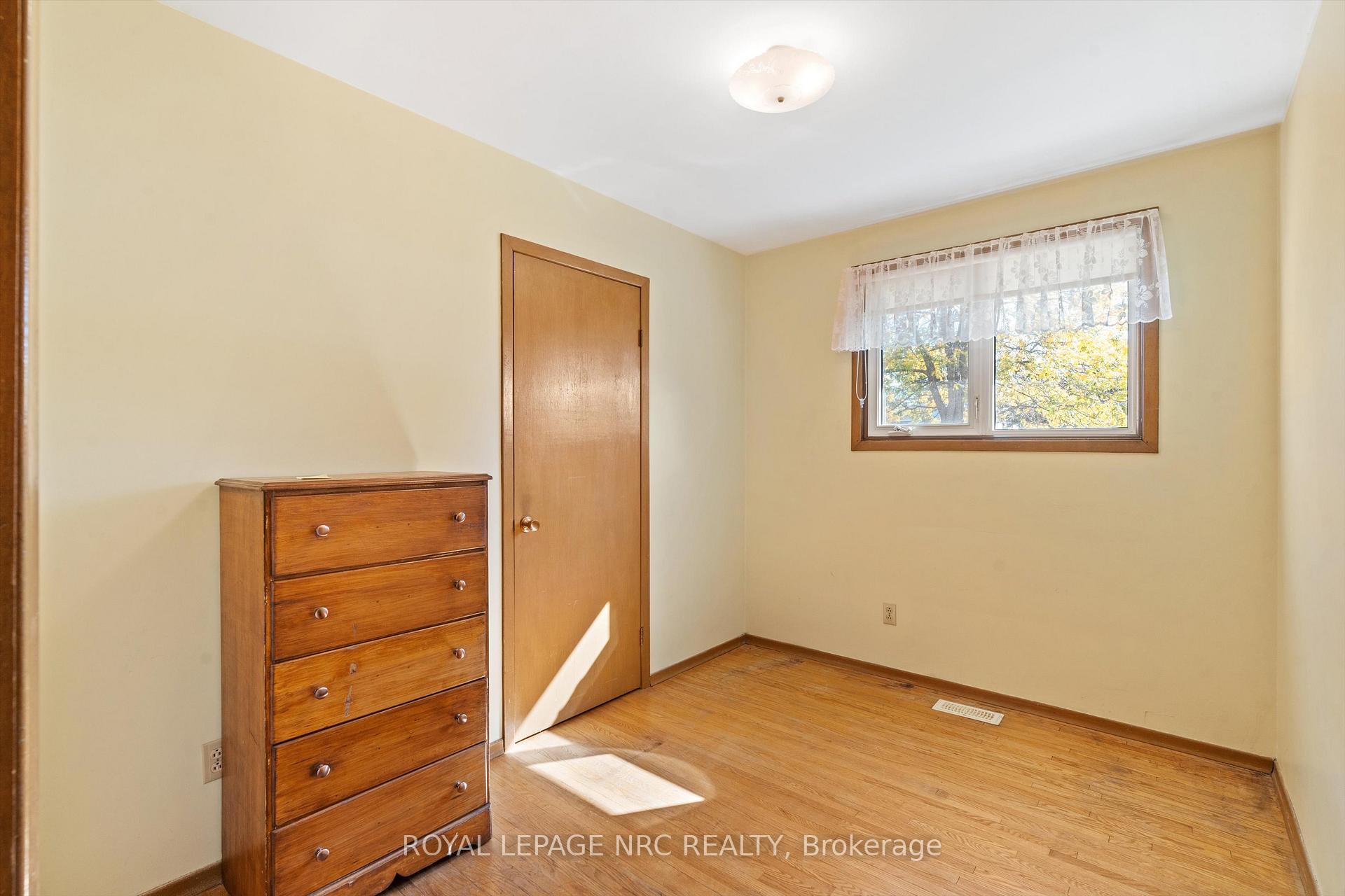 Photo 15 of 270 St. Paul Street W, St. Catharines, Ridley — HOMEH