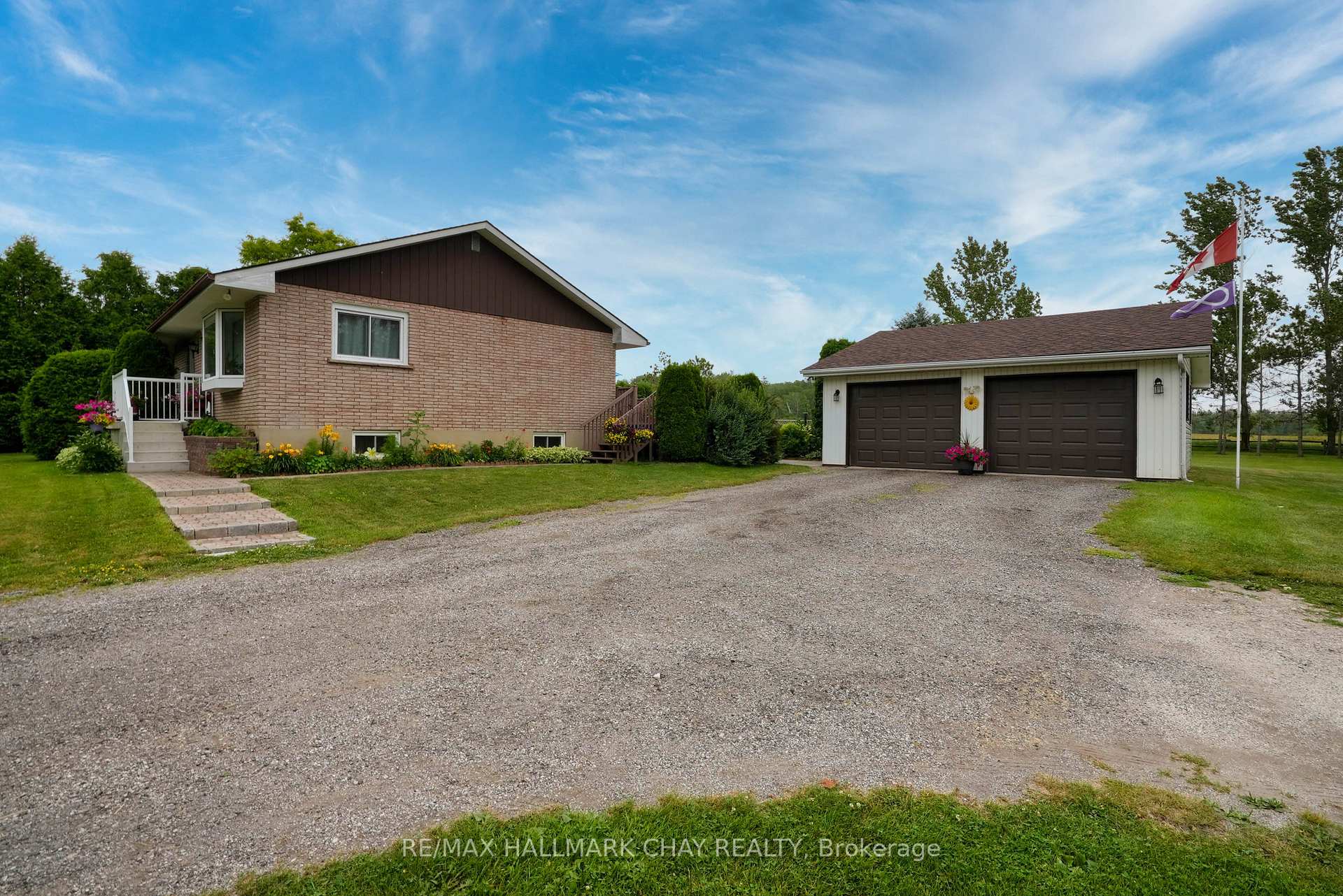 Photo 4 of 1243 Flos Eight Road E, Springwater, Rural Springwater — HOMEH