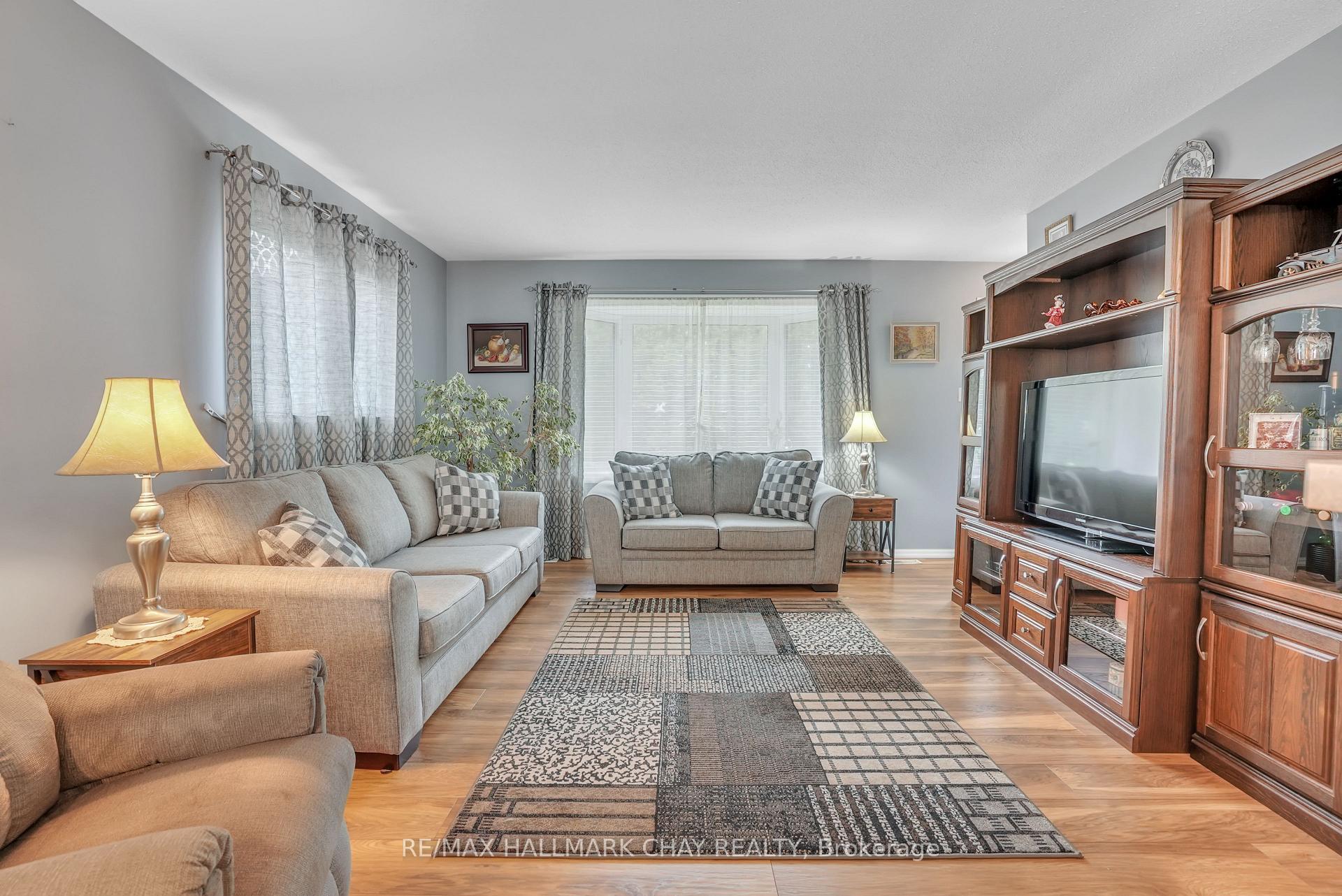 Photo 7 of 1243 Flos Eight Road E, Springwater, Rural Springwater — HOMEH