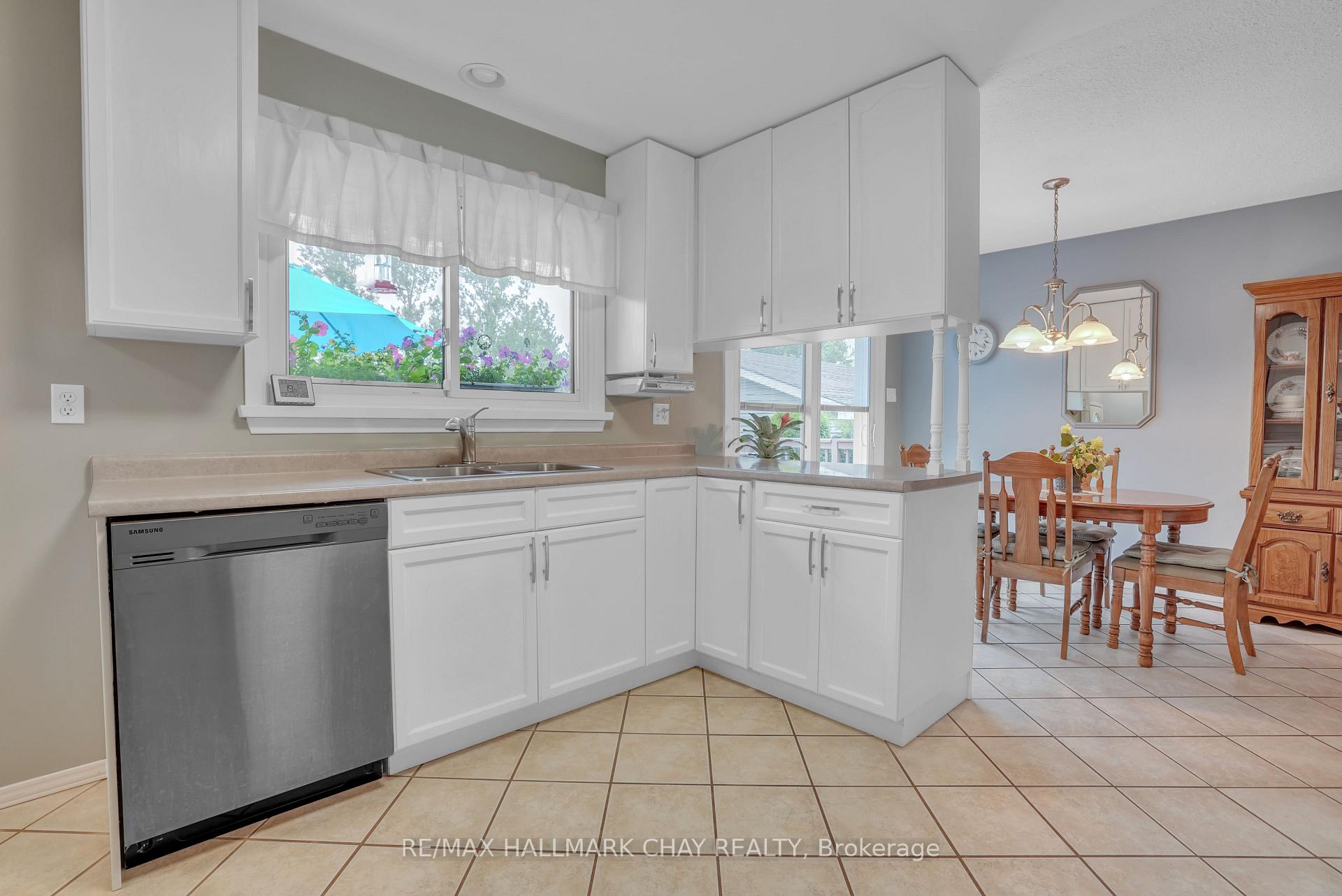 Photo 10 of 1243 Flos Eight Road E, Springwater, Rural Springwater — HOMEH