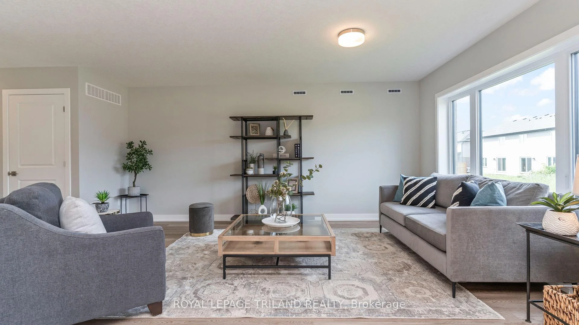 Photo 14 of 114 Styles Drive, St. Thomas — HOMEH