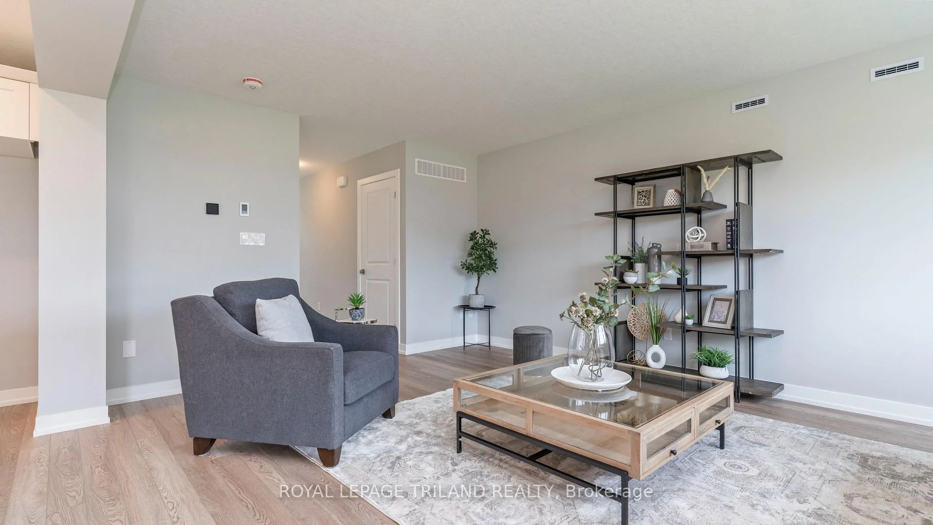 Photo 16 of 114 Styles Drive, St. Thomas — HOMEH