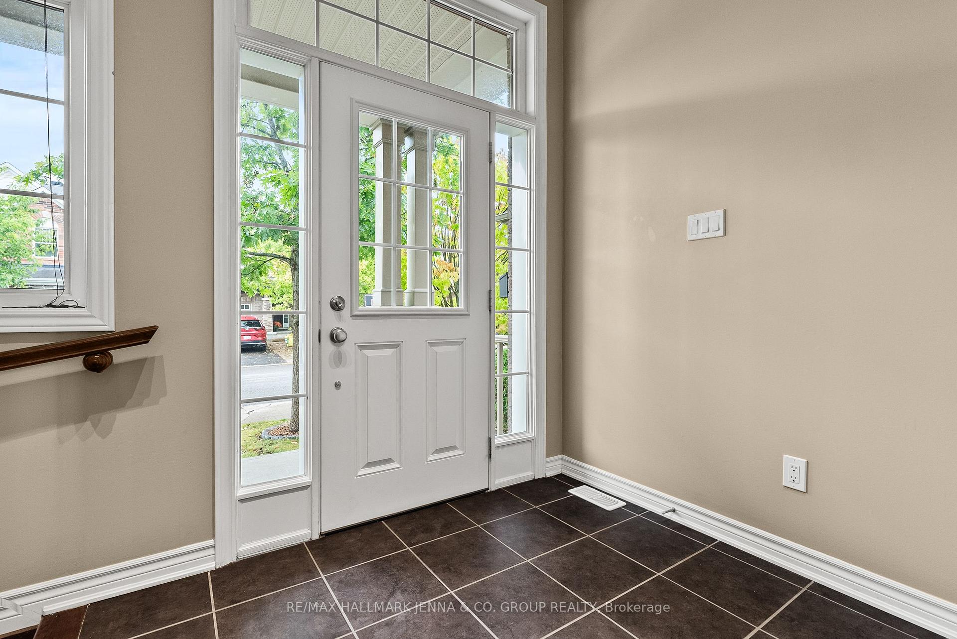 Photo 3 of 326 Gallantry Way, Ottawa, Stittsville (North) — HOMEH