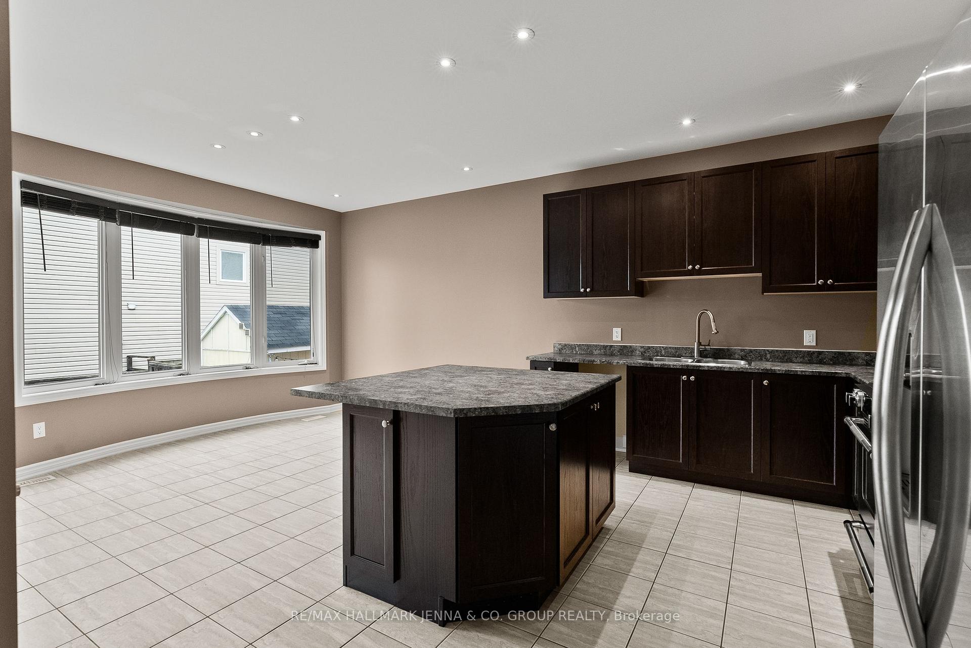 Photo 10 of 326 Gallantry Way, Ottawa, Stittsville (North) — HOMEH