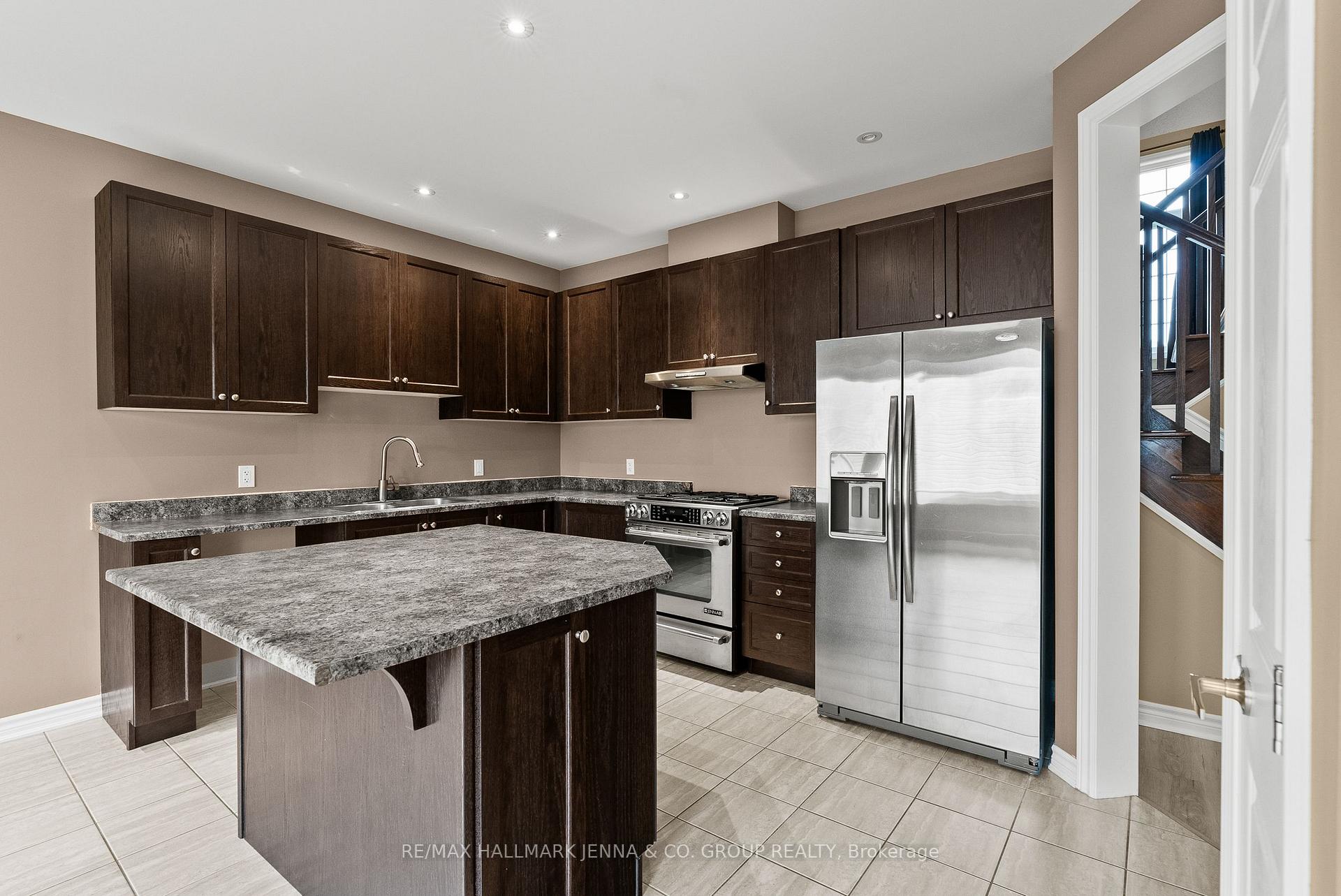 Photo 12 of 326 Gallantry Way, Ottawa, Stittsville (North) — HOMEH